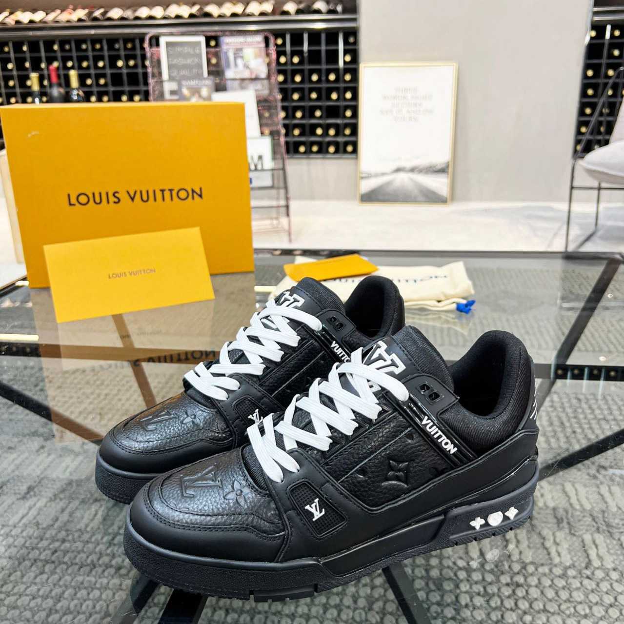 Louis Vuitton Trainer Sneaker (in britischer Größe) - EUR FASHION