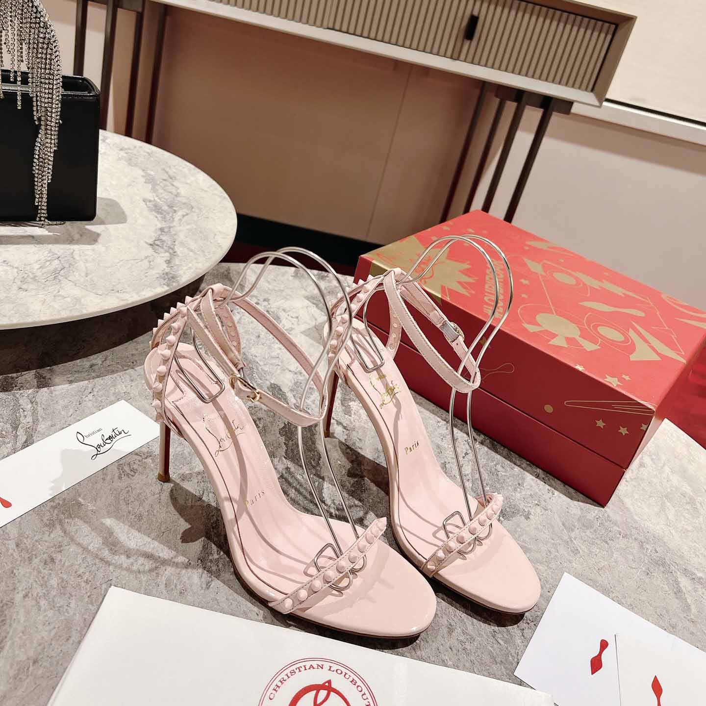 Christian Louboutin Nudes Rosalie Ledersandalen - EUR FASHION