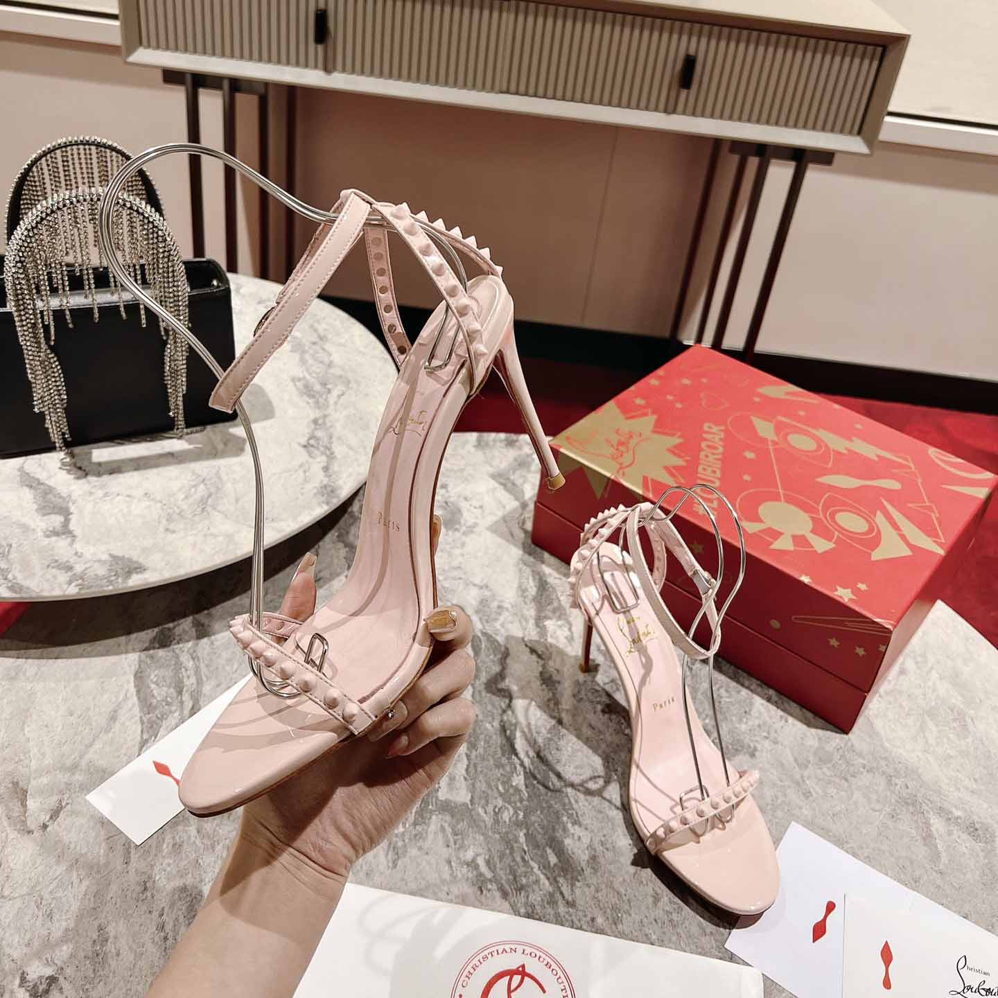 Christian Louboutin Nudes Rosalie Ledersandalen - EUR FASHION