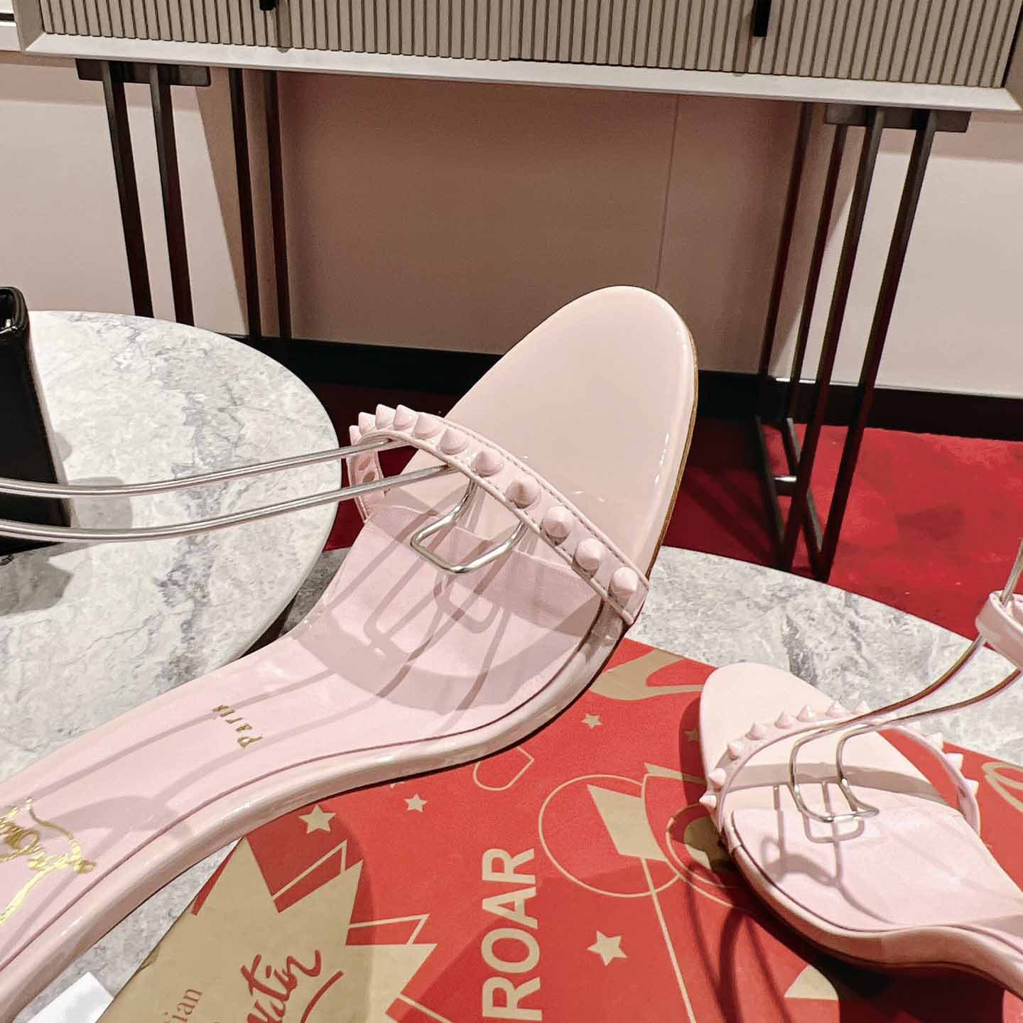 Christian Louboutin Nudes Rosalie Ledersandalen - EUR FASHION
