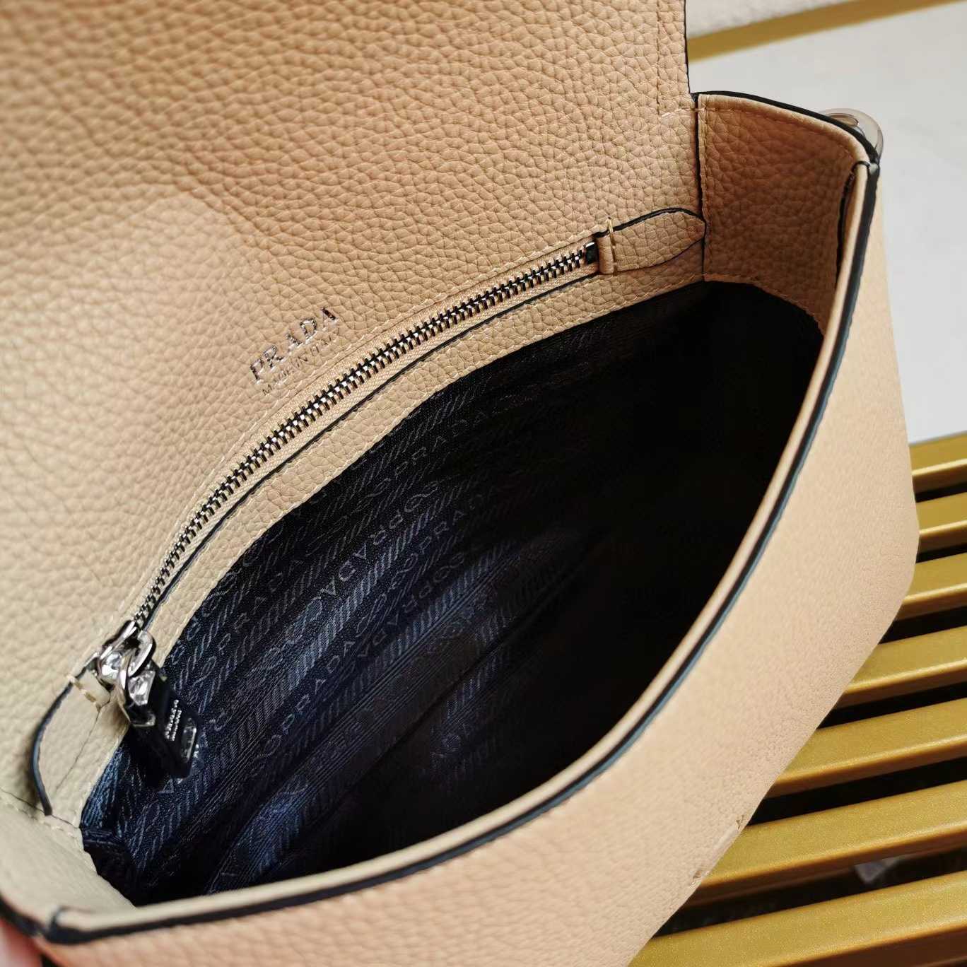 Prada Mittelgroße Ledertasche - EUR FASHION