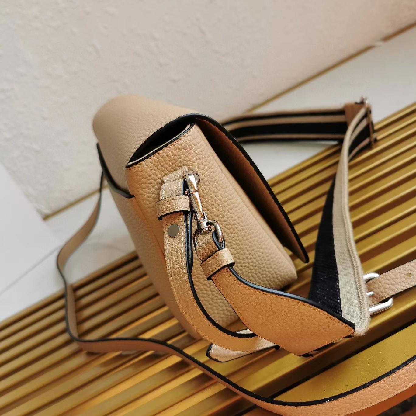Prada Mittelgroße Ledertasche - EUR FASHION
