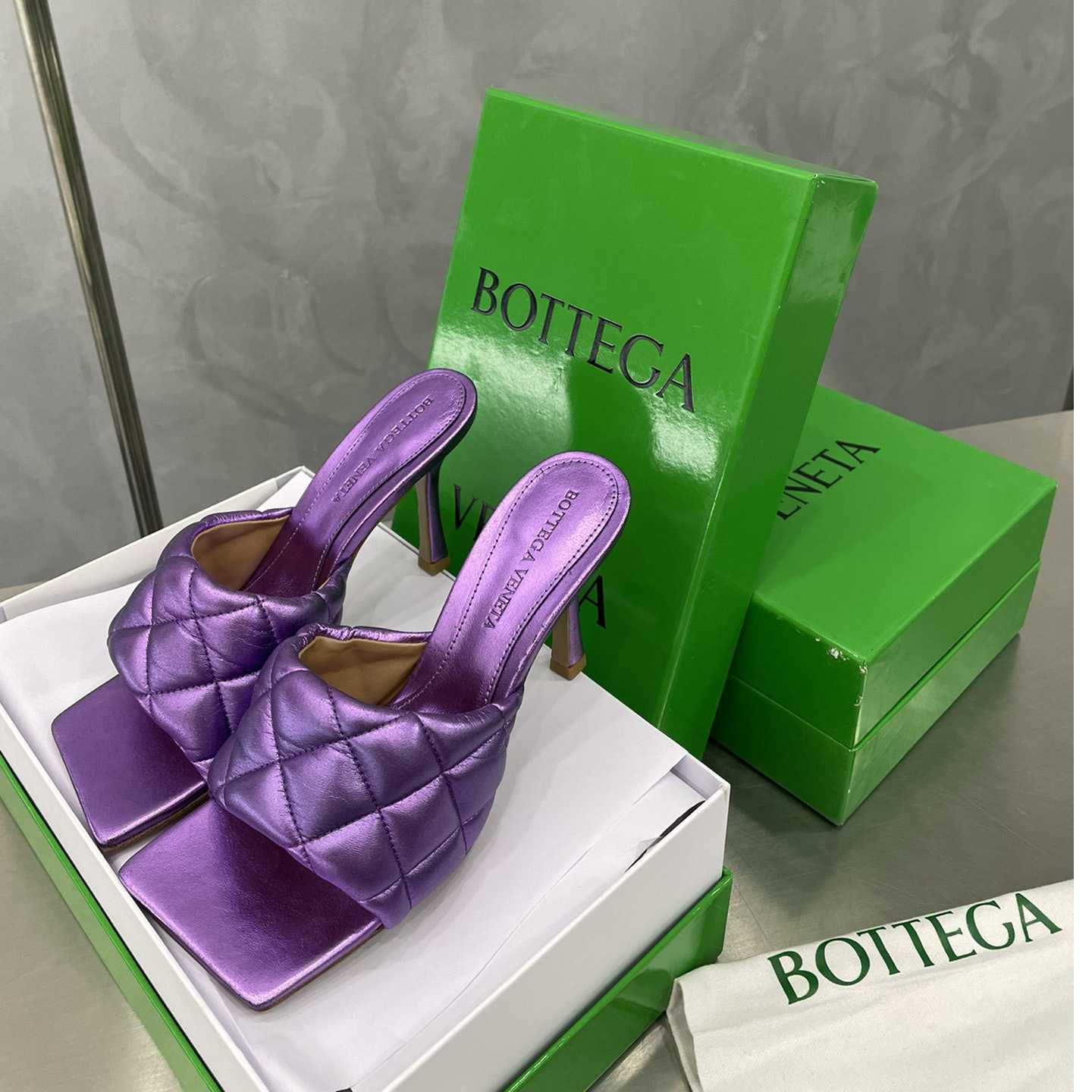 Gepolsterte Pantoletten von Bottega Veneta - EUR FASHION