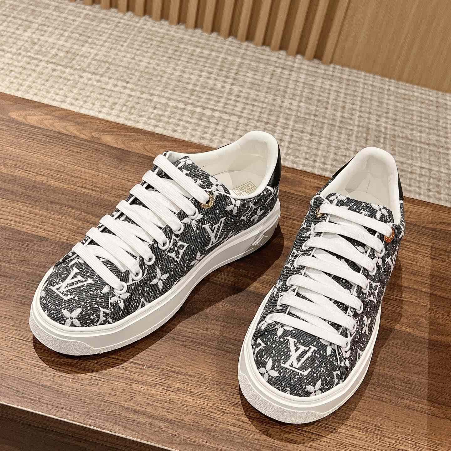 Louis Vuitton Time Out Sneaker (in britischer Größe) 1AAW2M - EUR FASHION