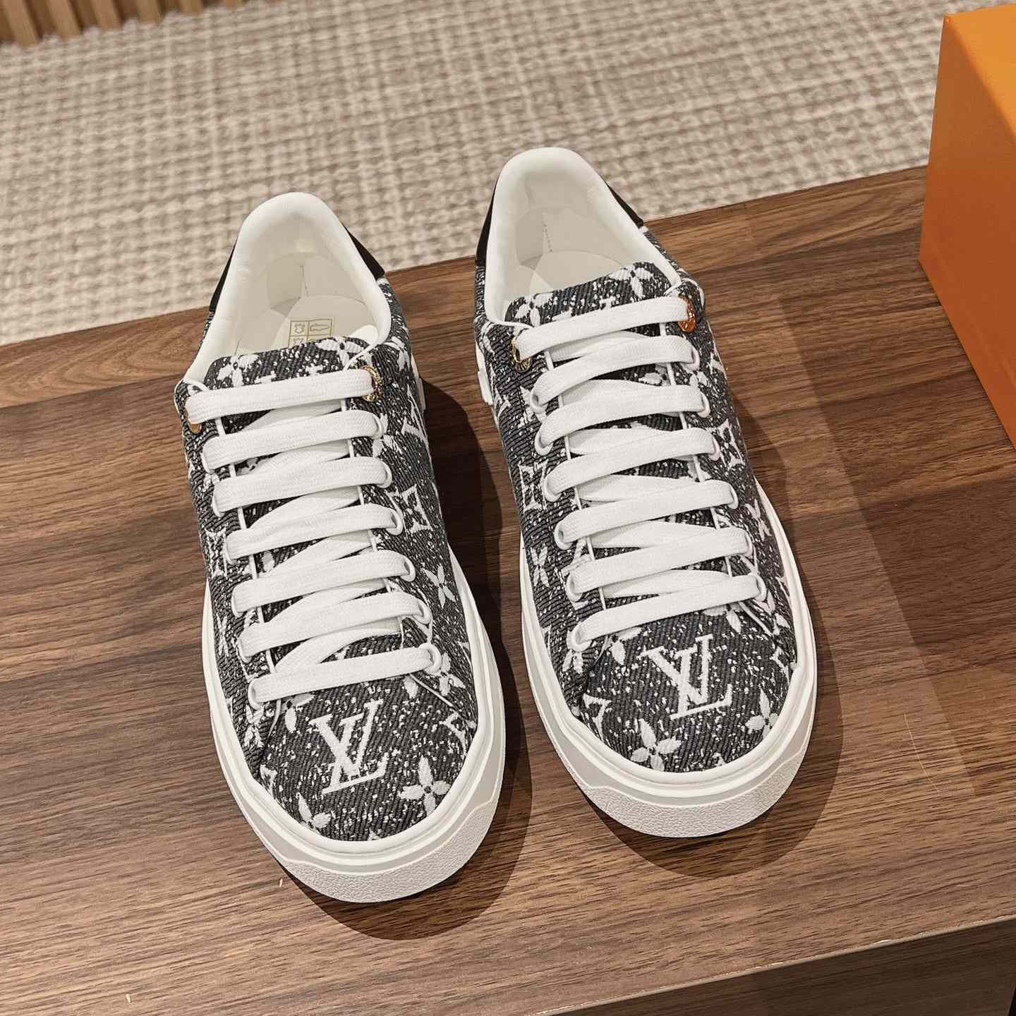 Louis Vuitton Time Out Sneaker (in britischer Größe) 1AAW2M - EUR FASHION