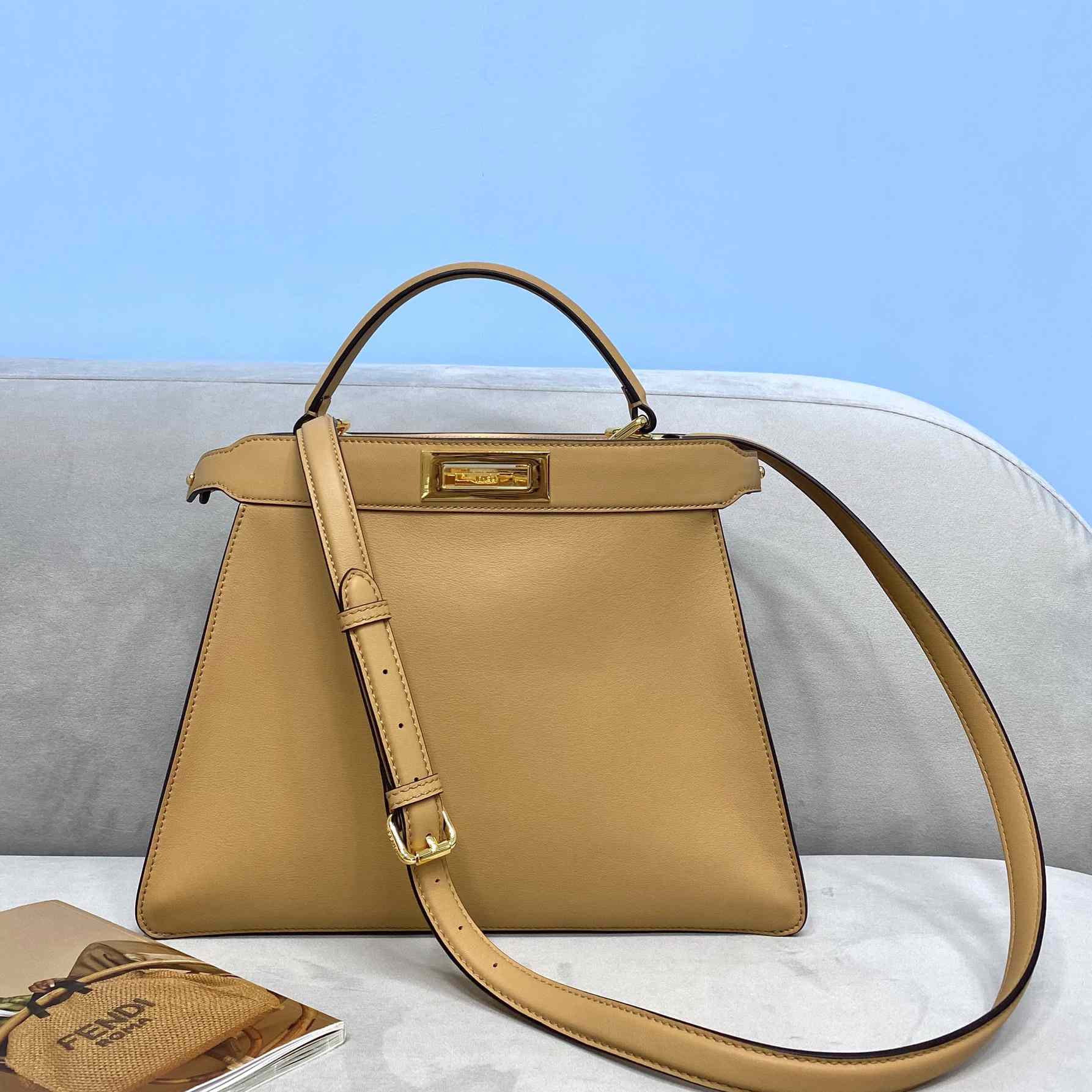 Fendi Peekaboo Iseeu Mittelgroße beige Ledertasche - EUR FASHION