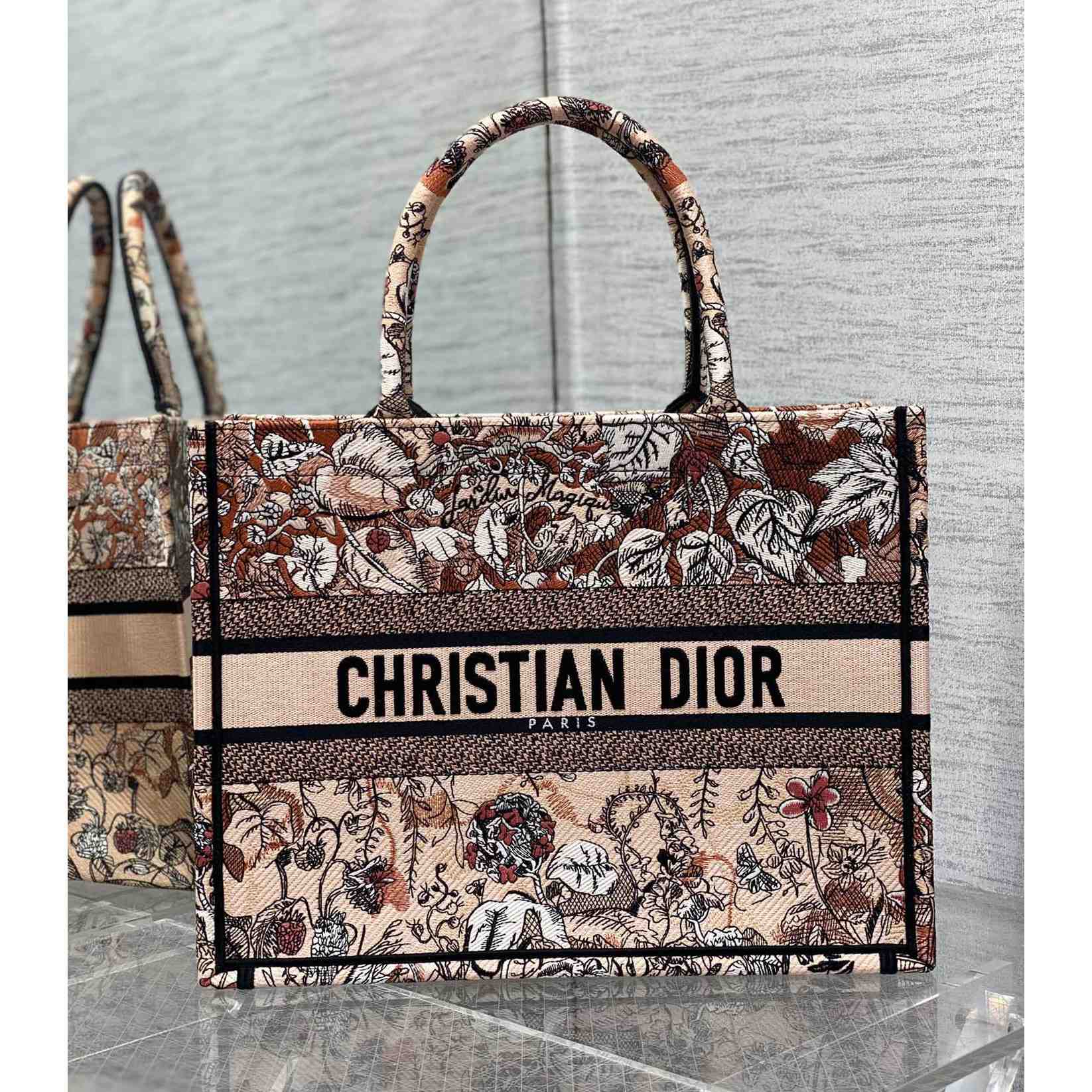 Mittlere Dior-Buchtasche von Dior - EUR FASHION