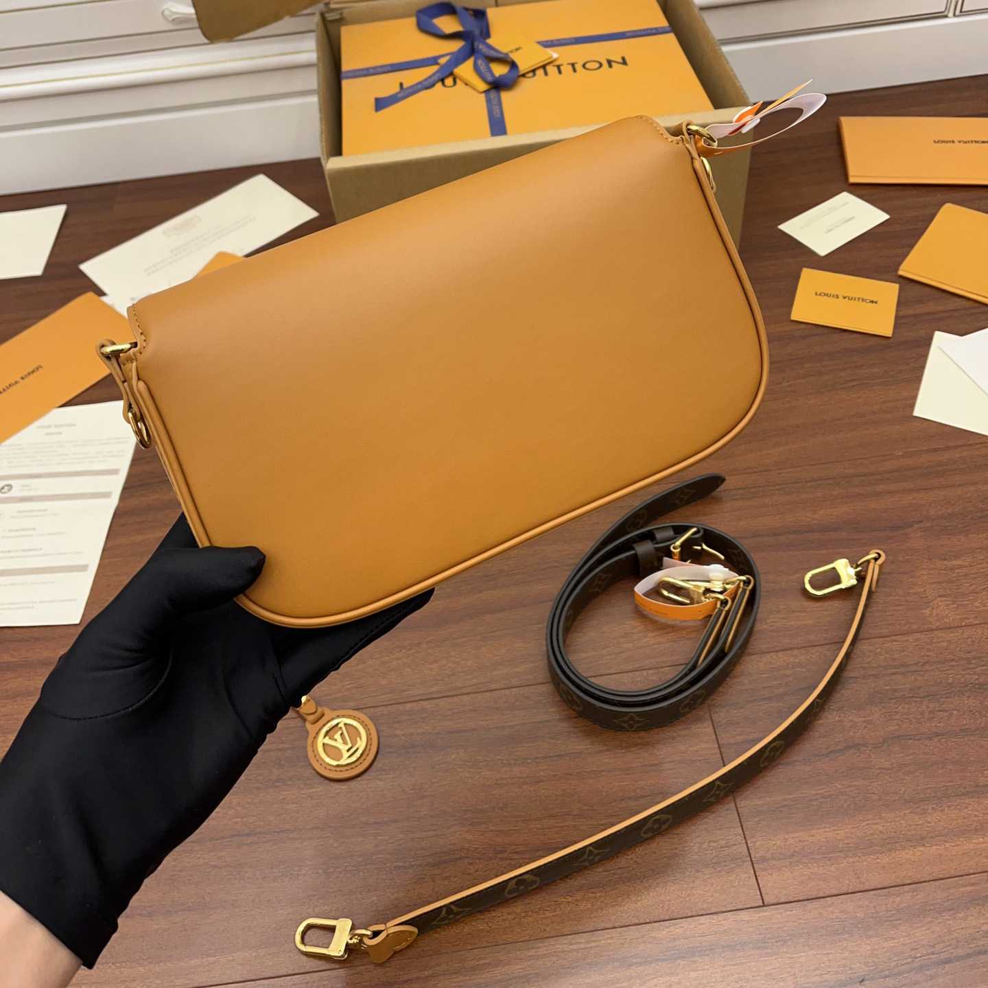 Louis Vuitton Swing M20396 - EUR FASHION
