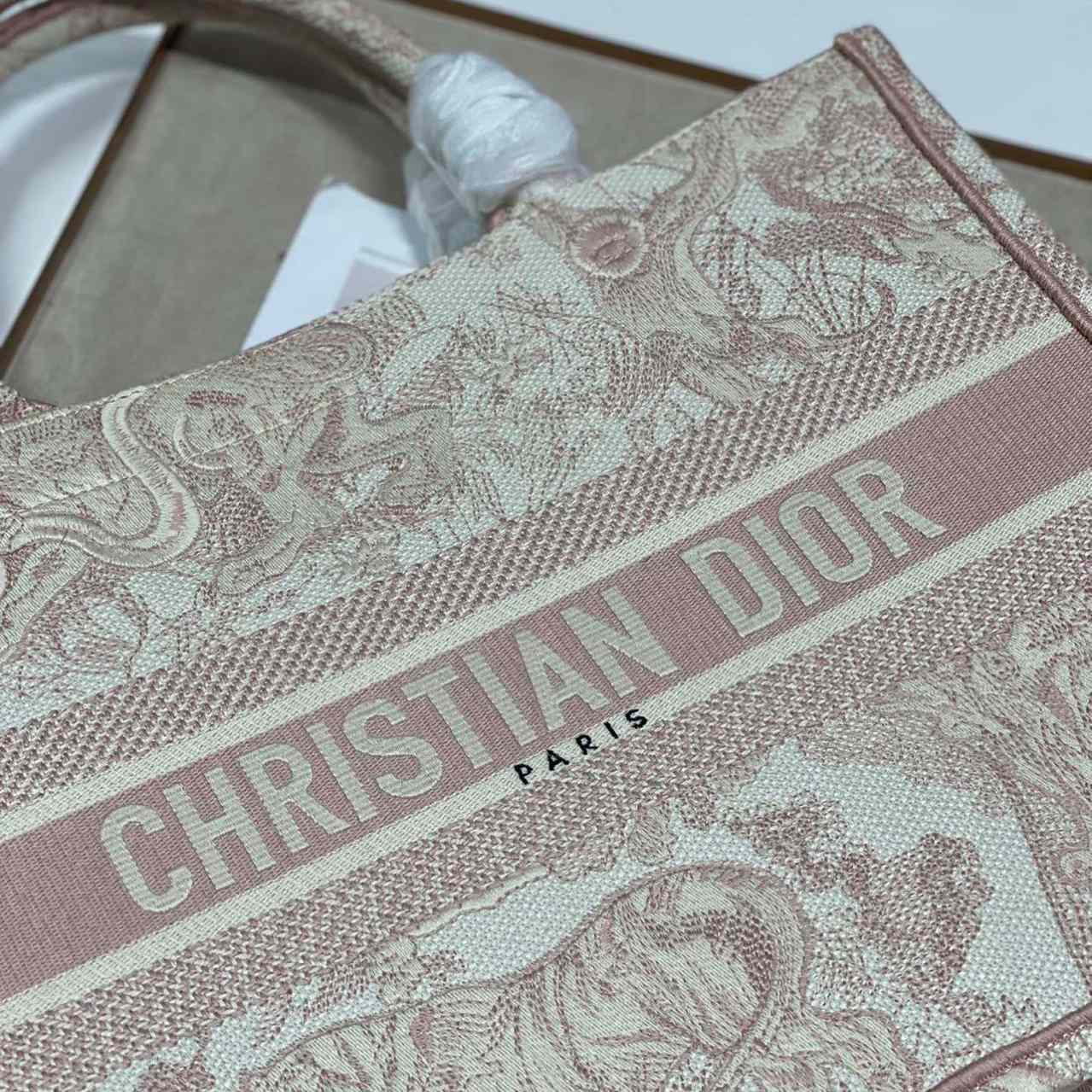 Mittlere Dior-Buchtasche von Dior - EUR FASHION