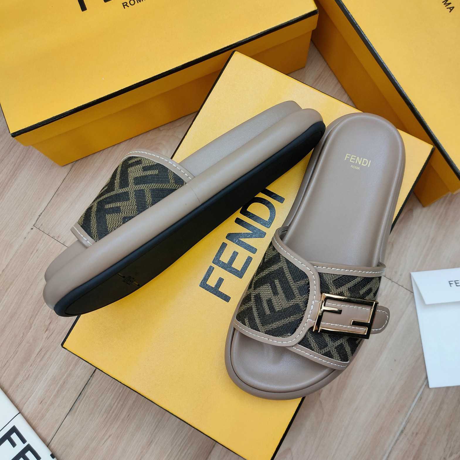 Fendi Feel Stoff-Slides - EUR FASHION