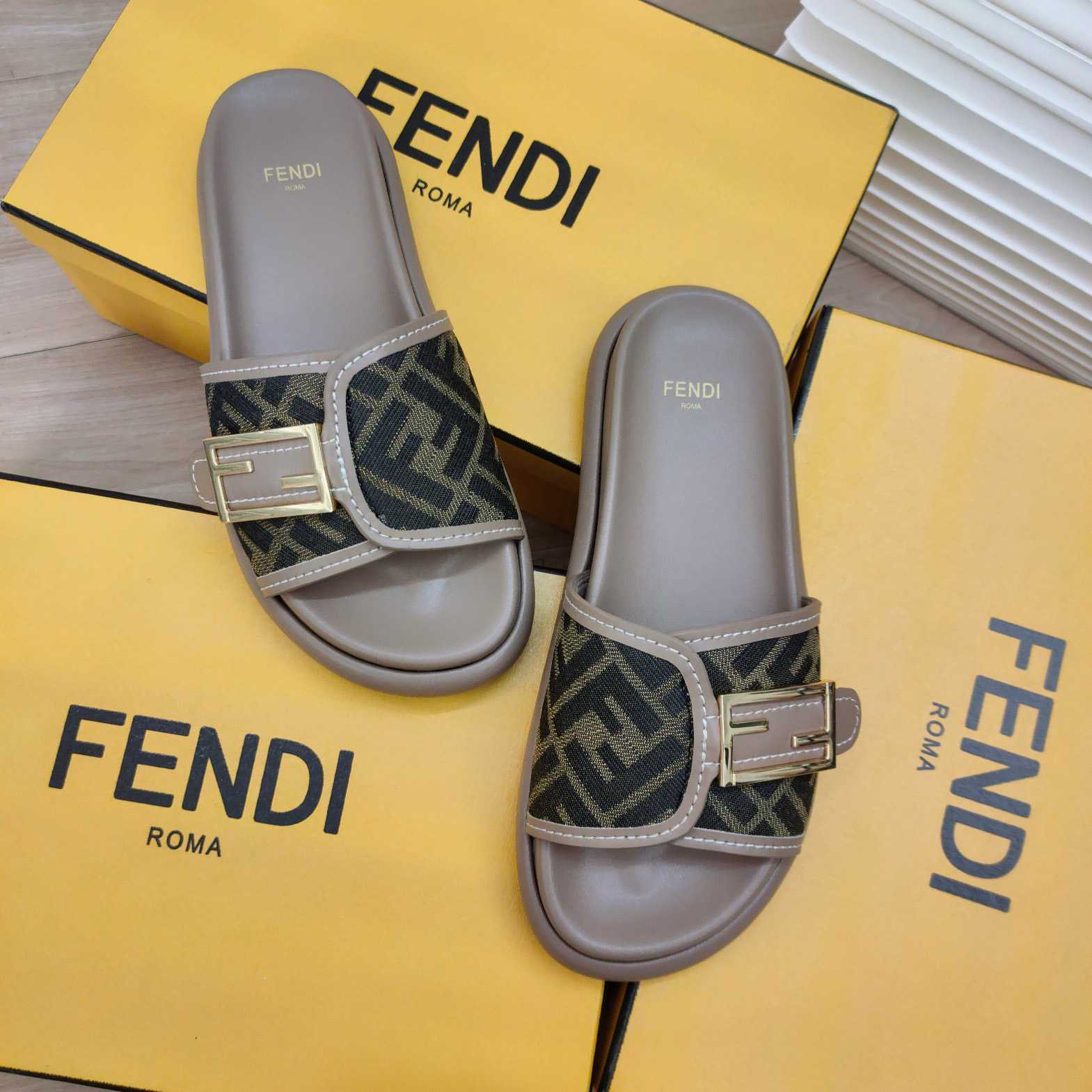 Fendi Feel Stoff-Slides - EUR FASHION