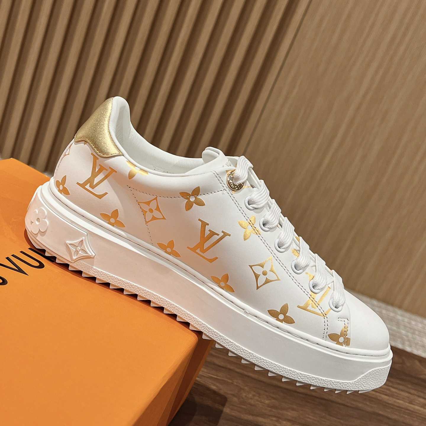 Louis Vuitton Time Out Sneaker (in britischer Größe) - EUR FASHION