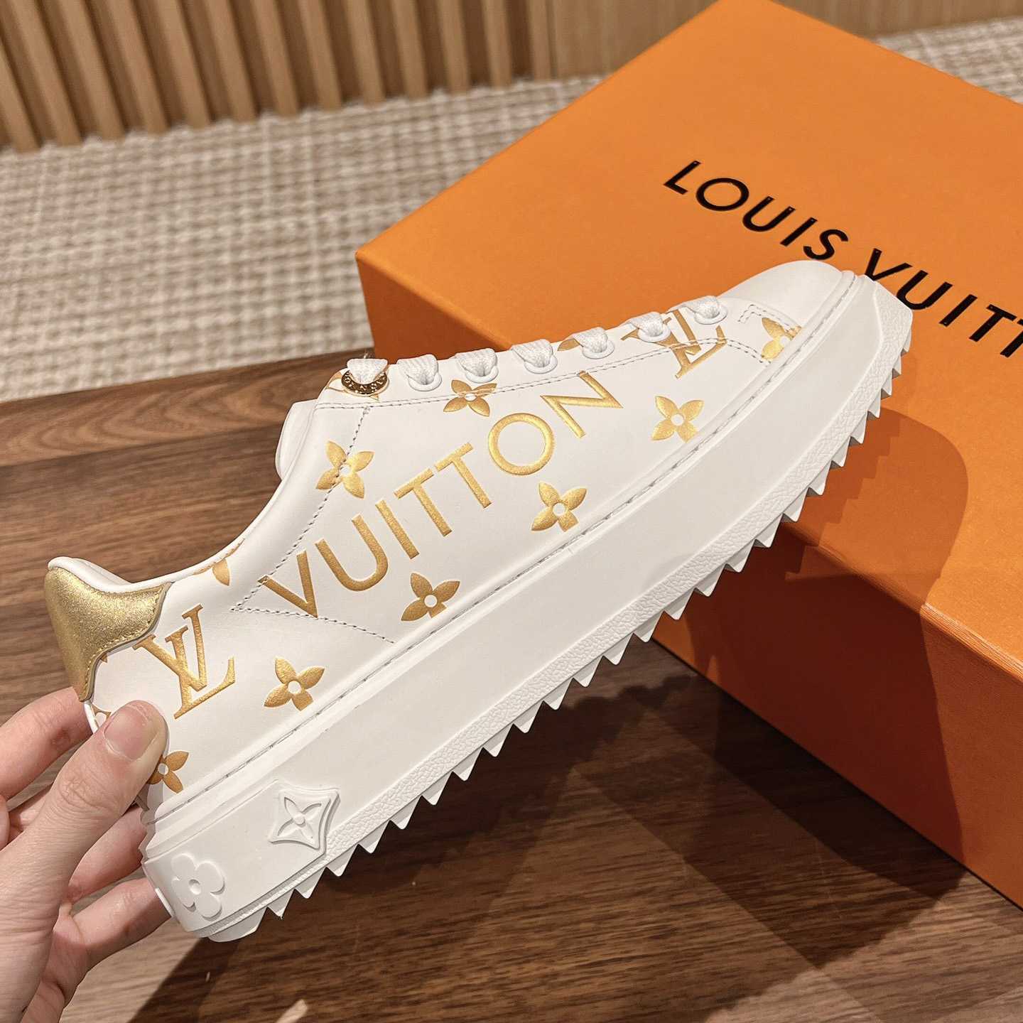 Louis Vuitton Time Out Sneaker (in britischer Größe) - EUR FASHION