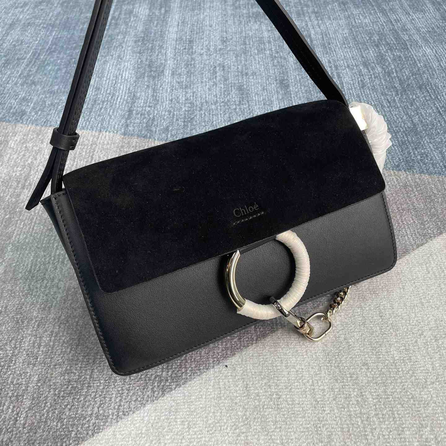 Chloe Faye Geldbörse mit Riemen (24–15–7 cm) - EUR FASHION