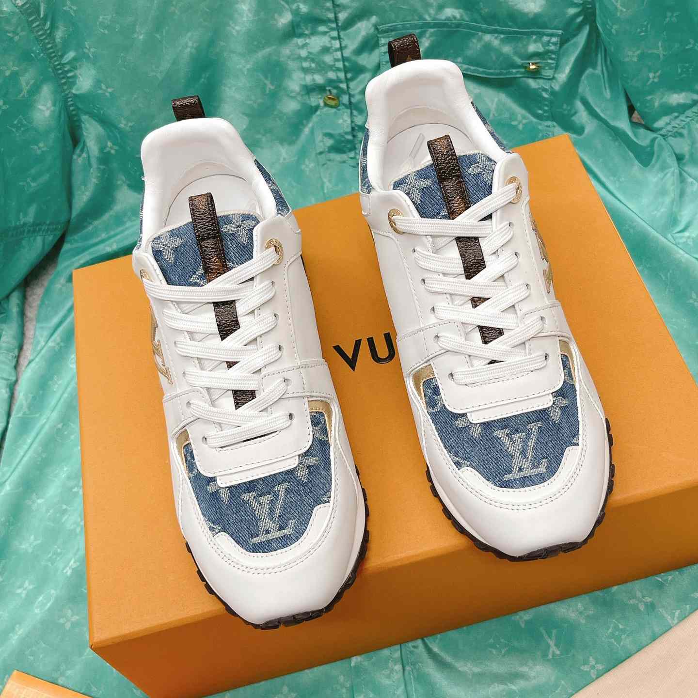 Louis Vuitton Run Away Sneaker (in britischer Größe) - EUR FASHION