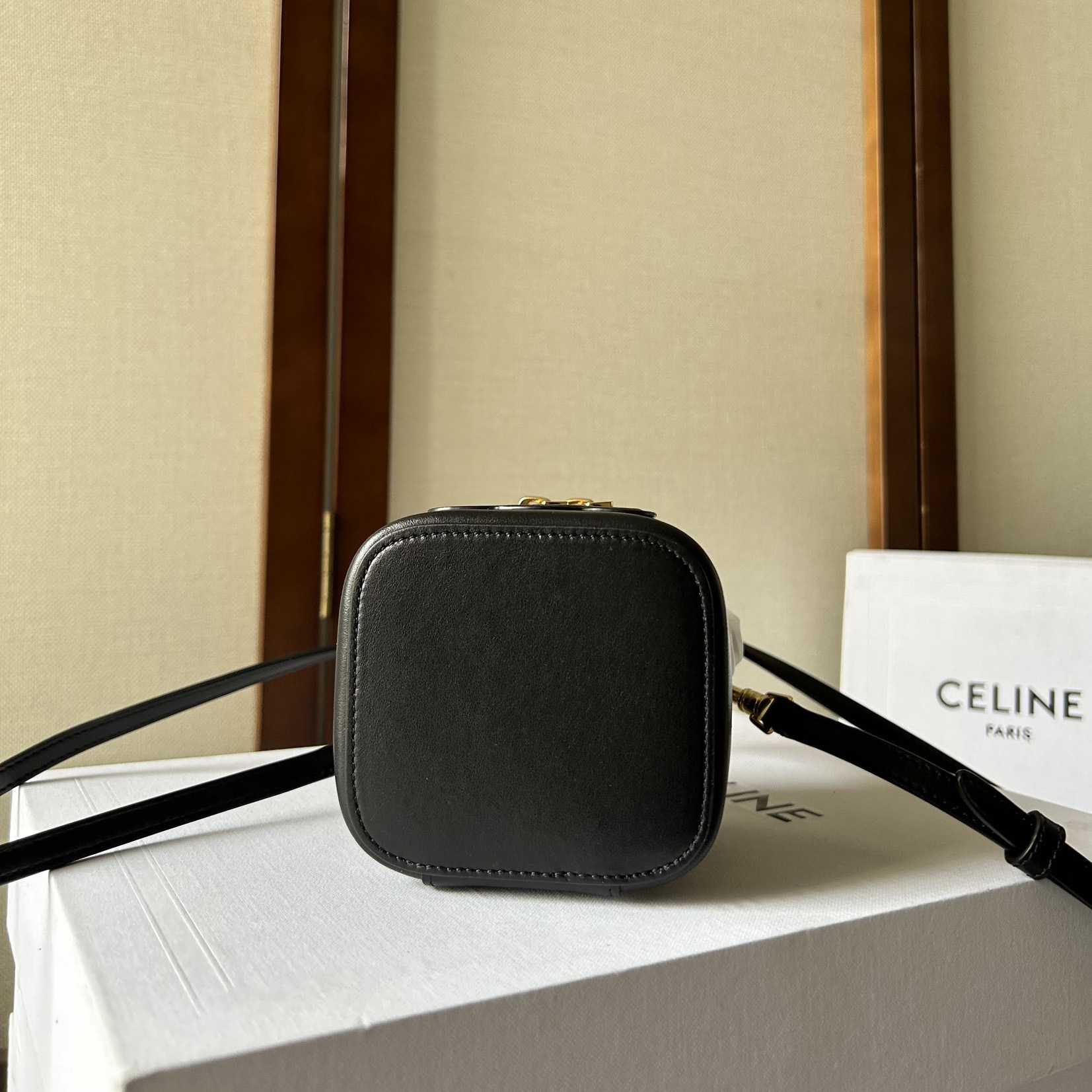 Celine Mini-Kosmetiketui aus glattem Kalbsleder - EUR FASHION