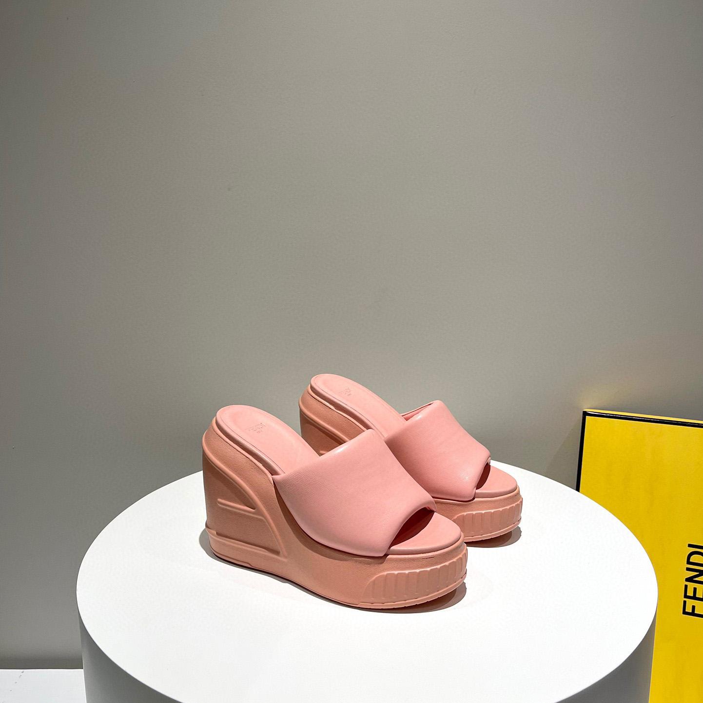 Fendi Fashion Show Pinke Nappaleder-Slides - EUR FASHION