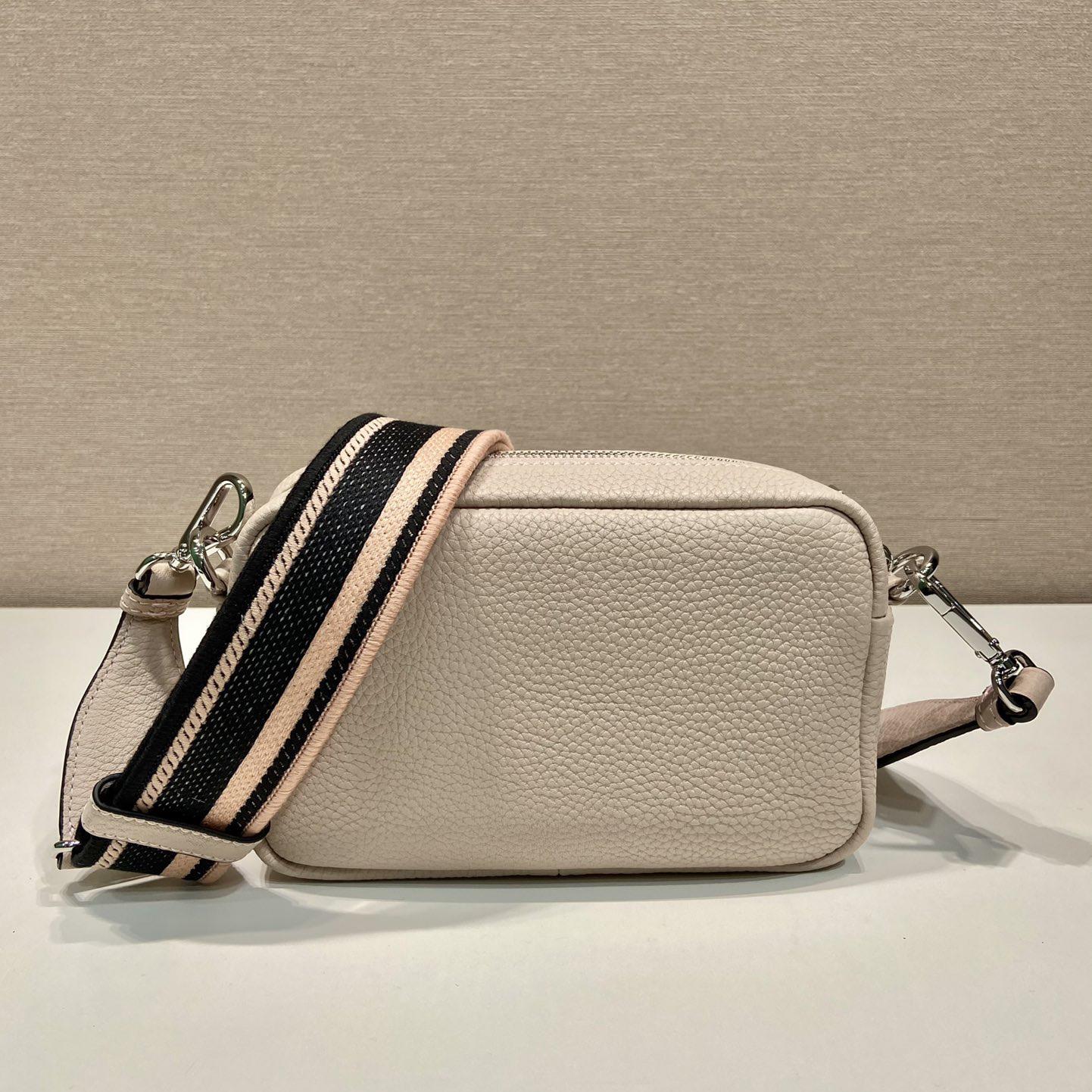 Kleine Prada-Ledertasche - EUR FASHION