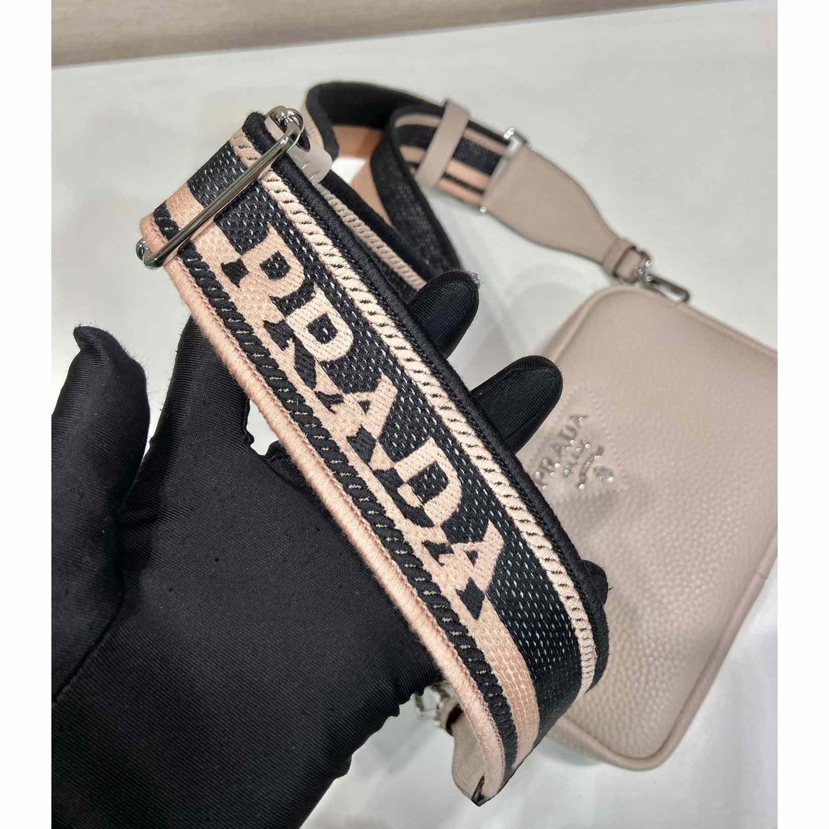 Kleine Prada-Ledertasche - EUR FASHION
