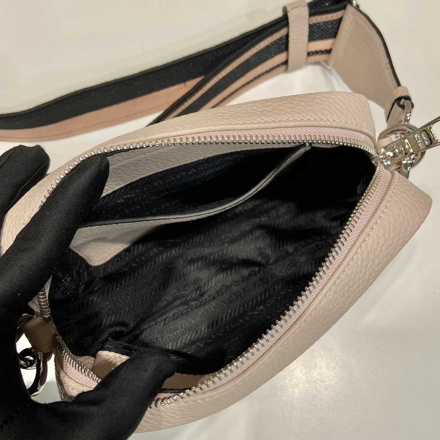 Kleine Prada-Ledertasche - EUR FASHION
