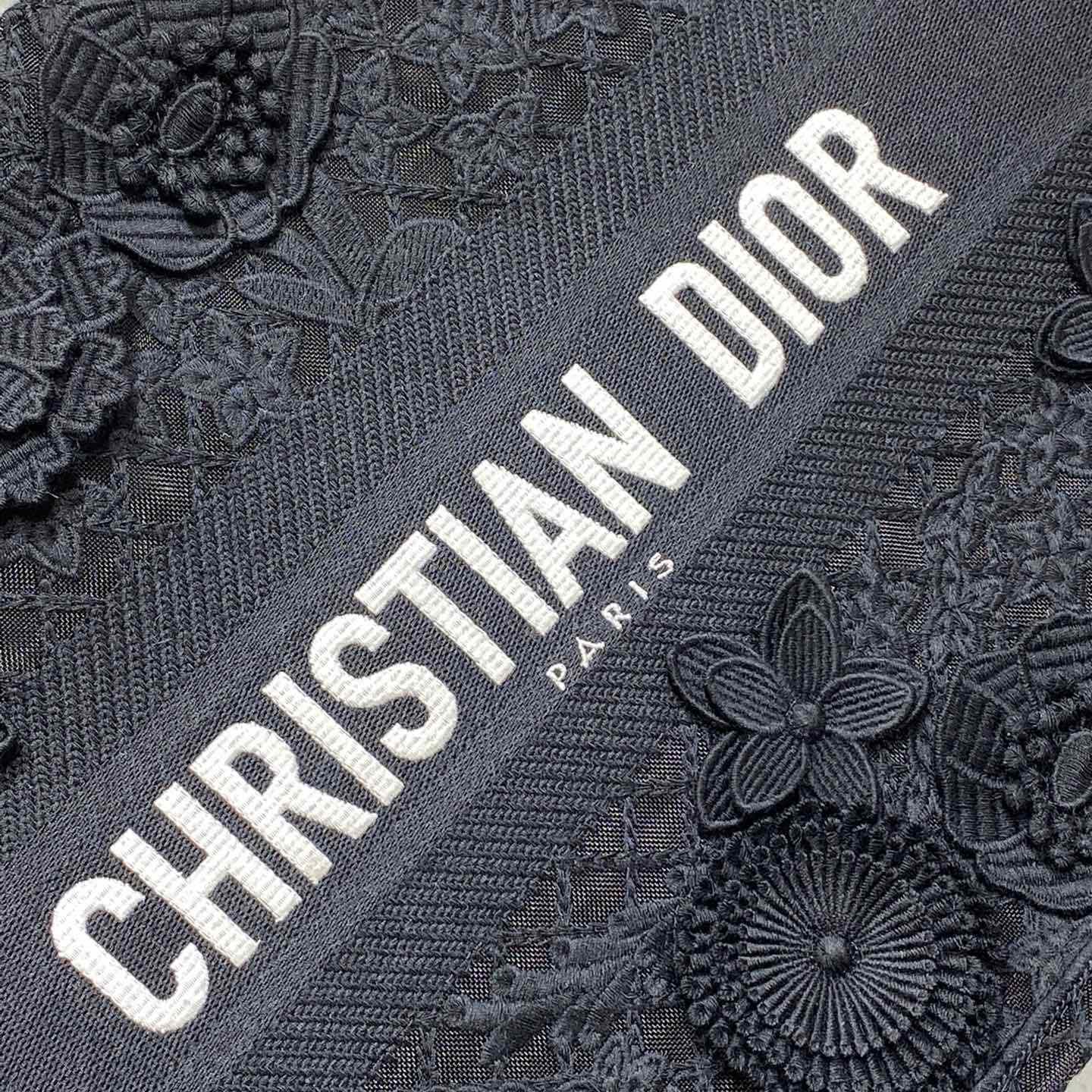 Mittlere Dior-Buchtasche von Dior - EUR FASHION