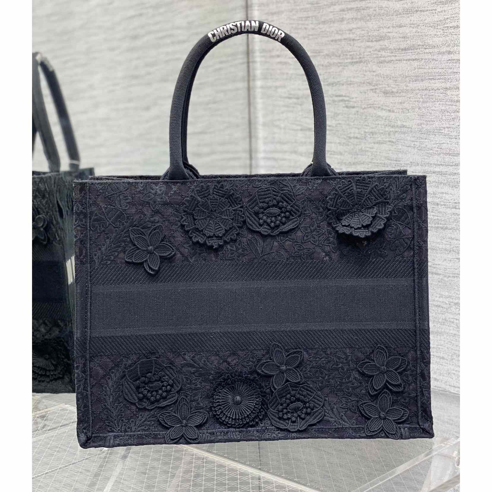 Mittlere Dior-Buchtasche von Dior - EUR FASHION