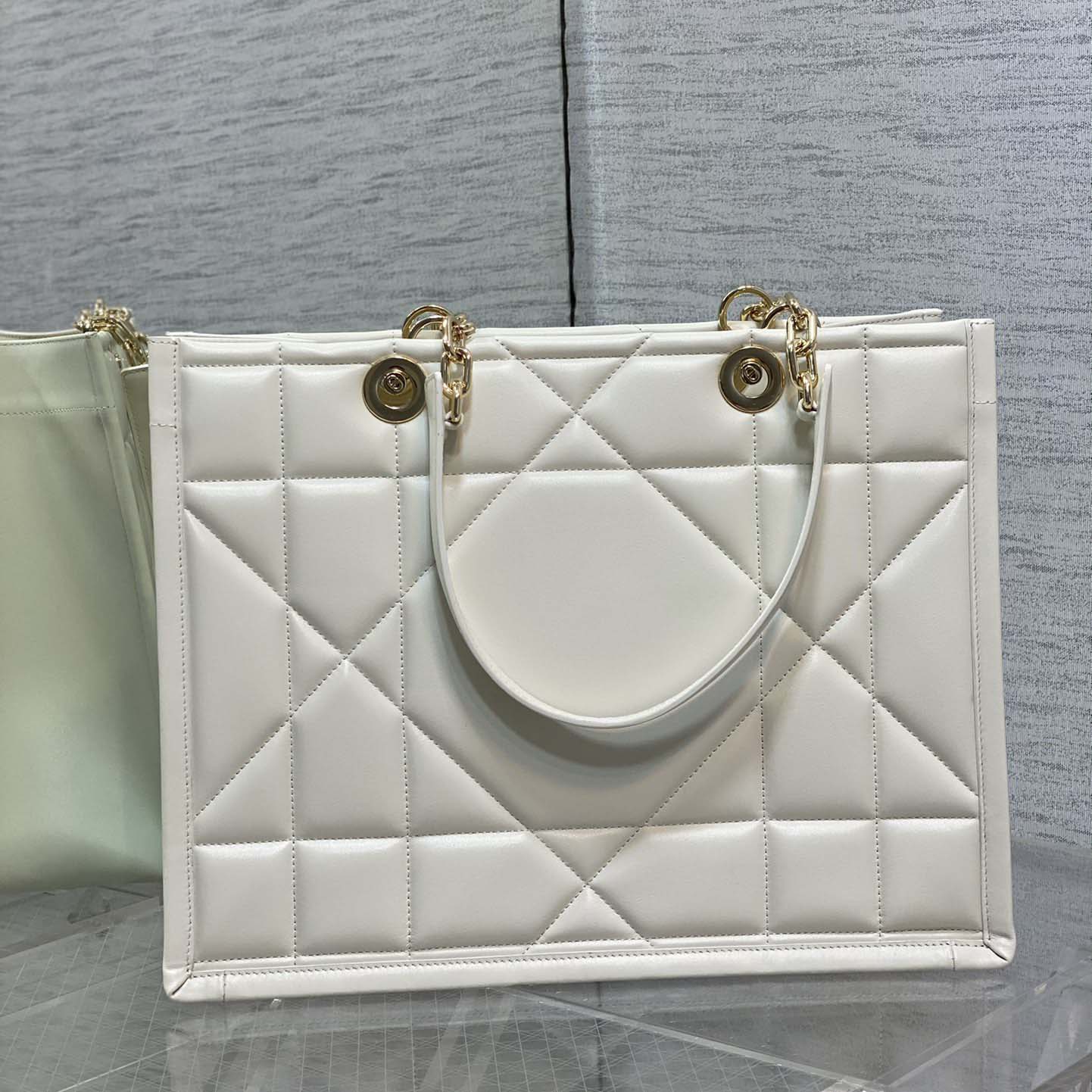 Dior Medium Dior Essential Tragetasche - EUR FASHION