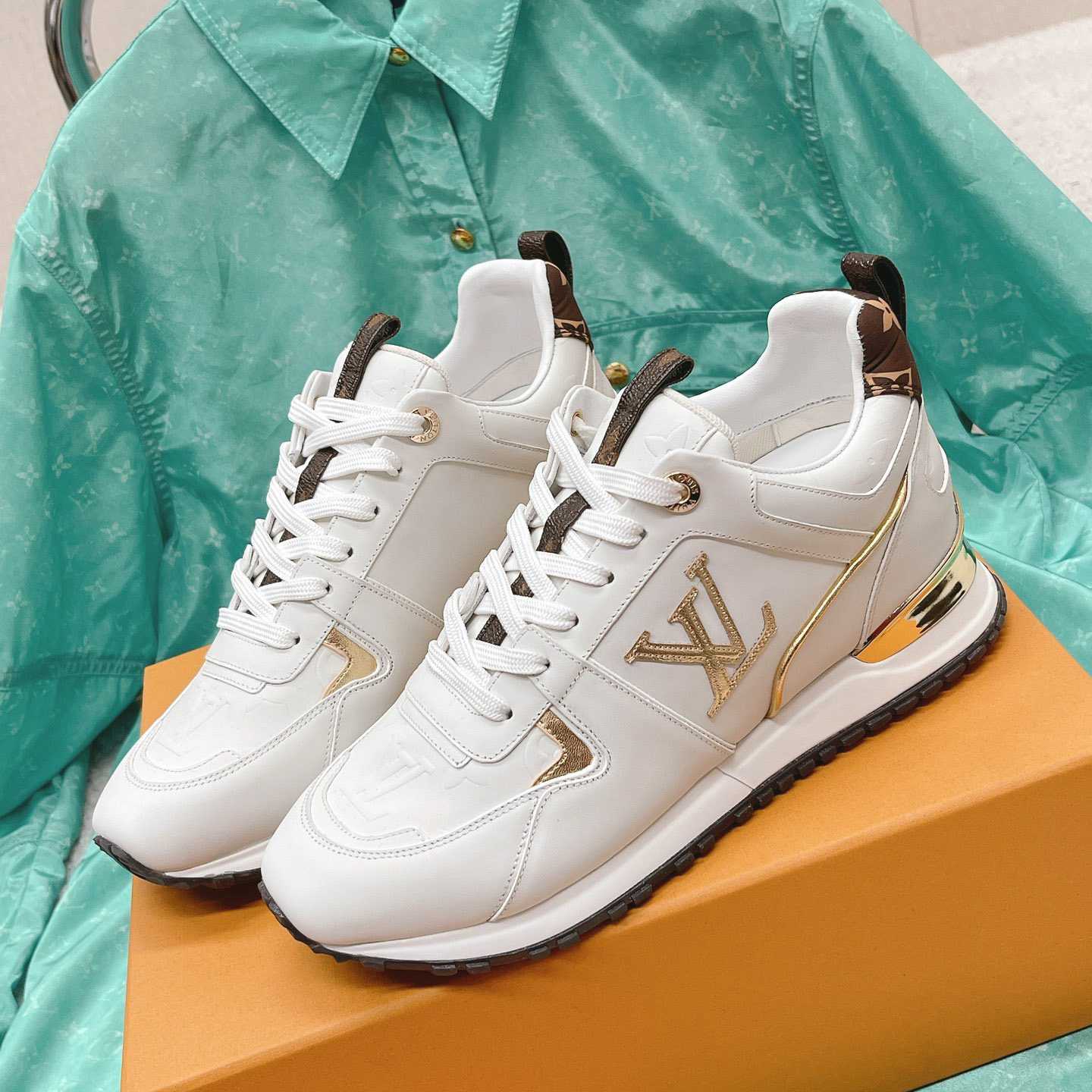 Louis Vuitton Run Away Sneaker (in britischer Größe) 1AAP3T - EUR FASHION