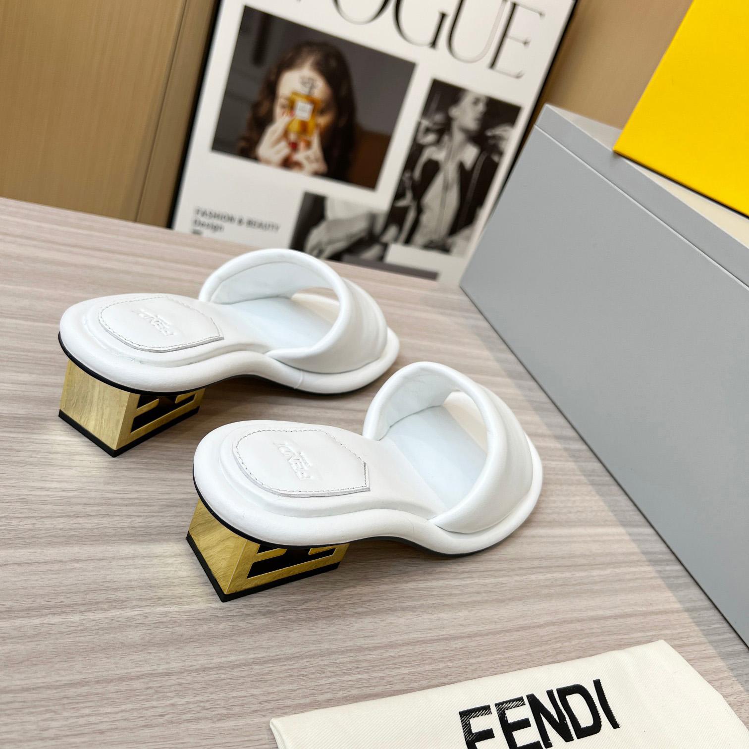 Fendi Baguette Pantoletten aus weißem Nappaleder - EUR FASHION