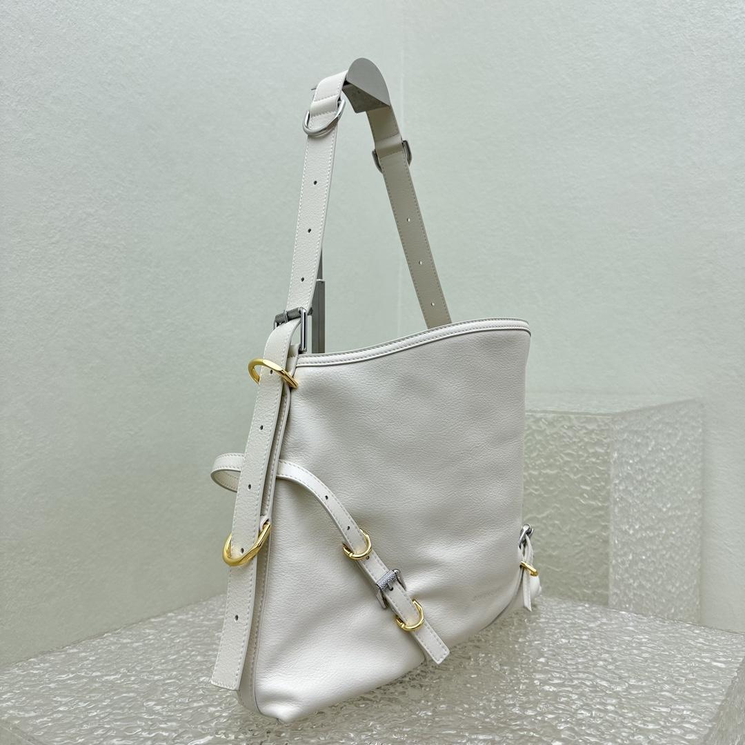 Givenchy Mittelgroße Voyou-Tasche aus Leder (32–37–6,5 cm) - EUR FASHION