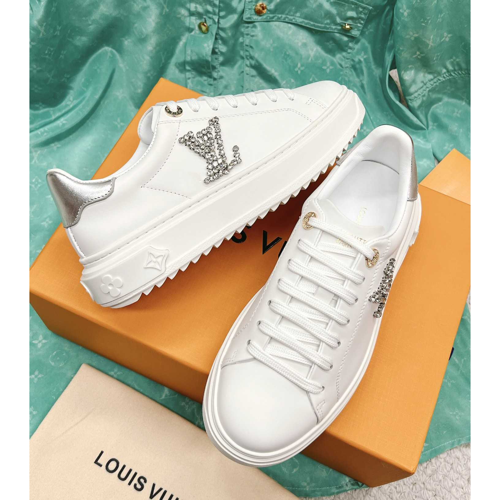 Louis Vuitton Time Out Sneaker (in britischer Größe) 1AAW10 - EUR FASHION