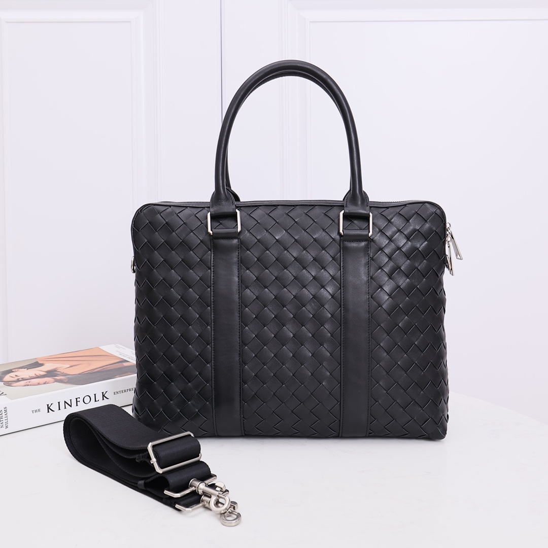 Bottega Veneta Slim Intrecciato Aktentasche - EUR FASHION