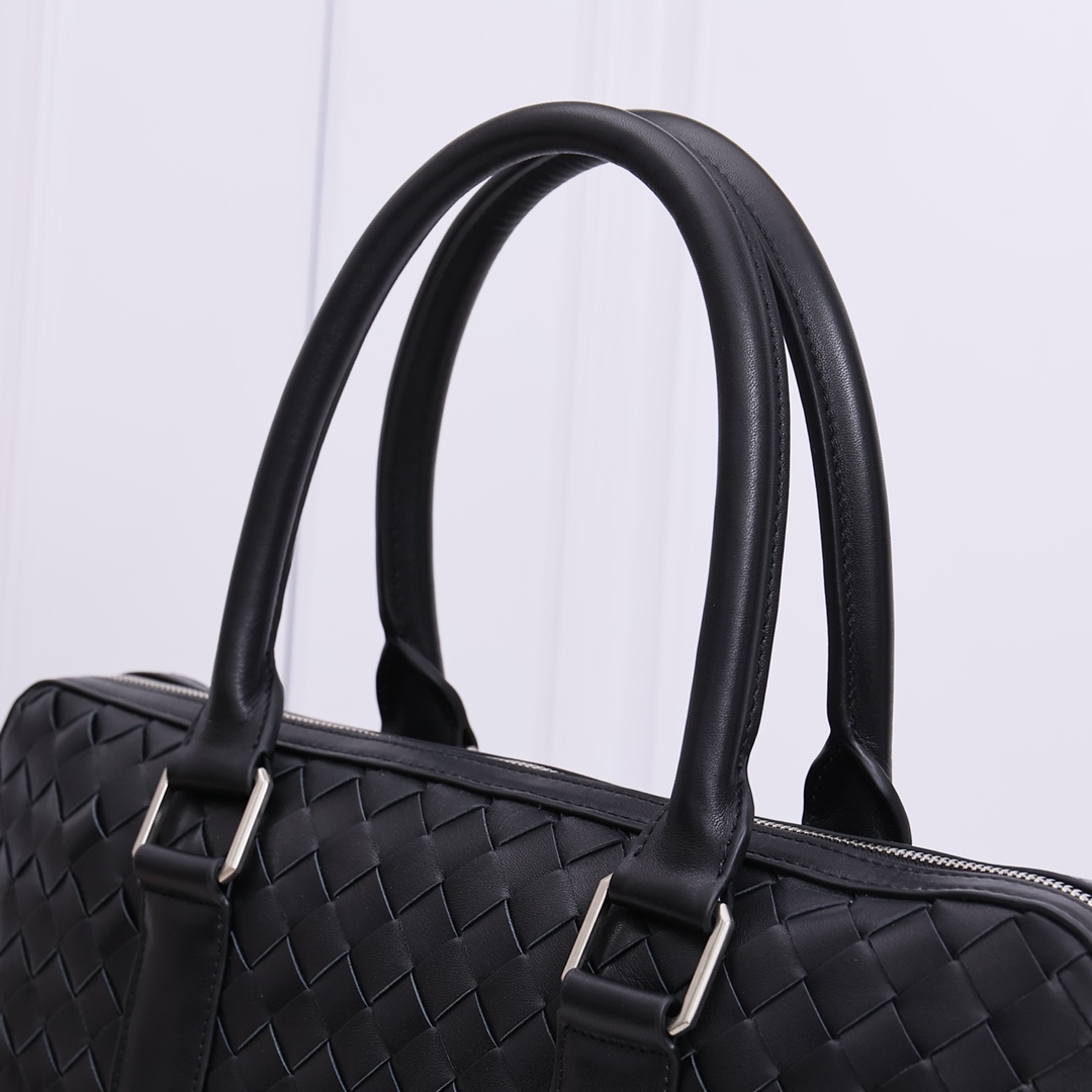 Bottega Veneta Slim Intrecciato Aktentasche - EUR FASHION