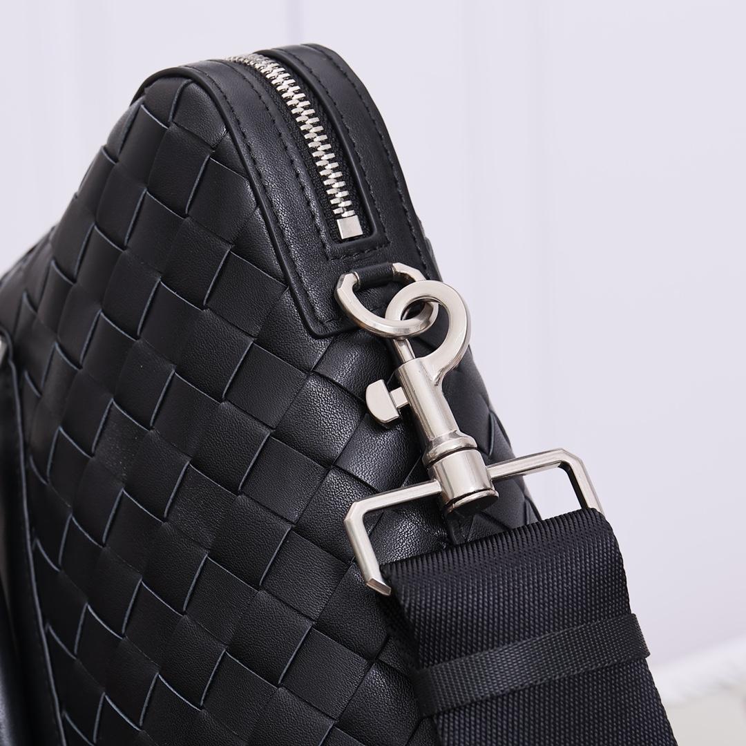 Bottega Veneta Slim Intrecciato Aktentasche - EUR FASHION