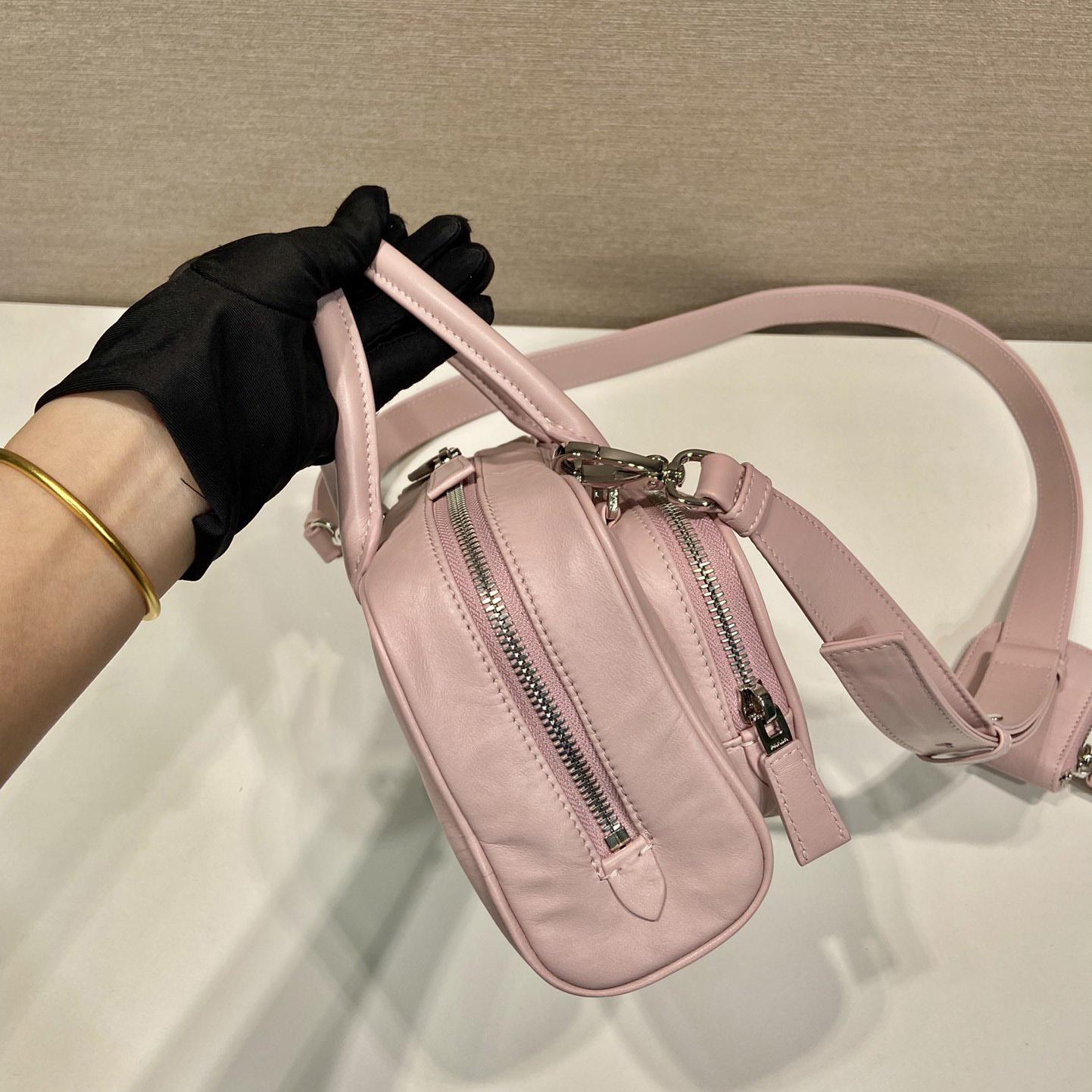 Prada-Tasche aus antikem Nappaleder mit mehreren Taschen und Henkel - EUR FASHION