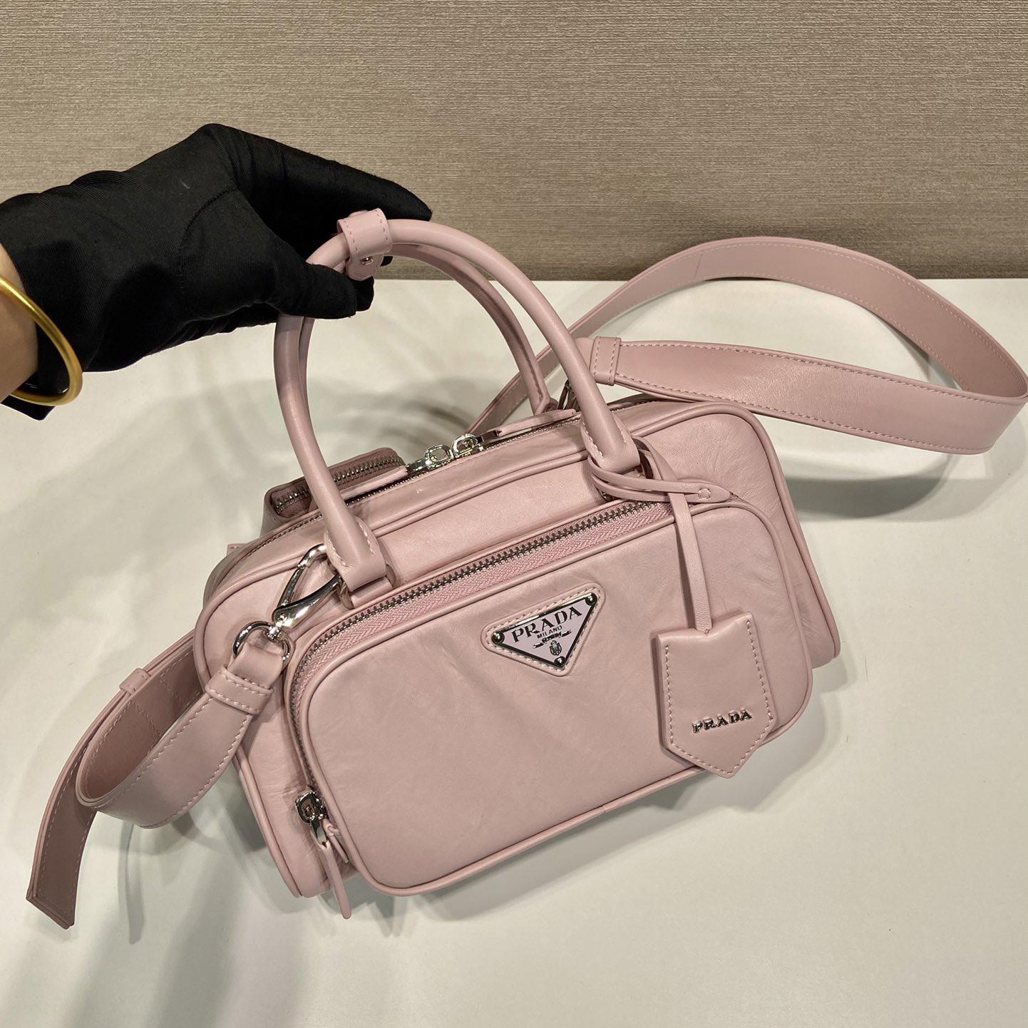 Prada-Tasche aus antikem Nappaleder mit mehreren Taschen und Henkel - EUR FASHION