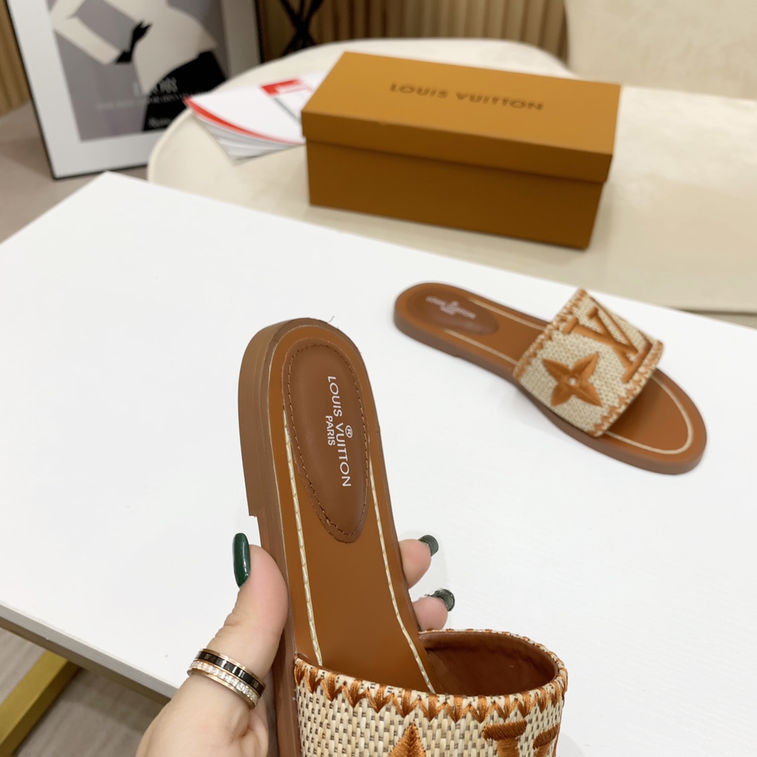 Louis Vuitton Lock It Flat Mule - EUR FASHION