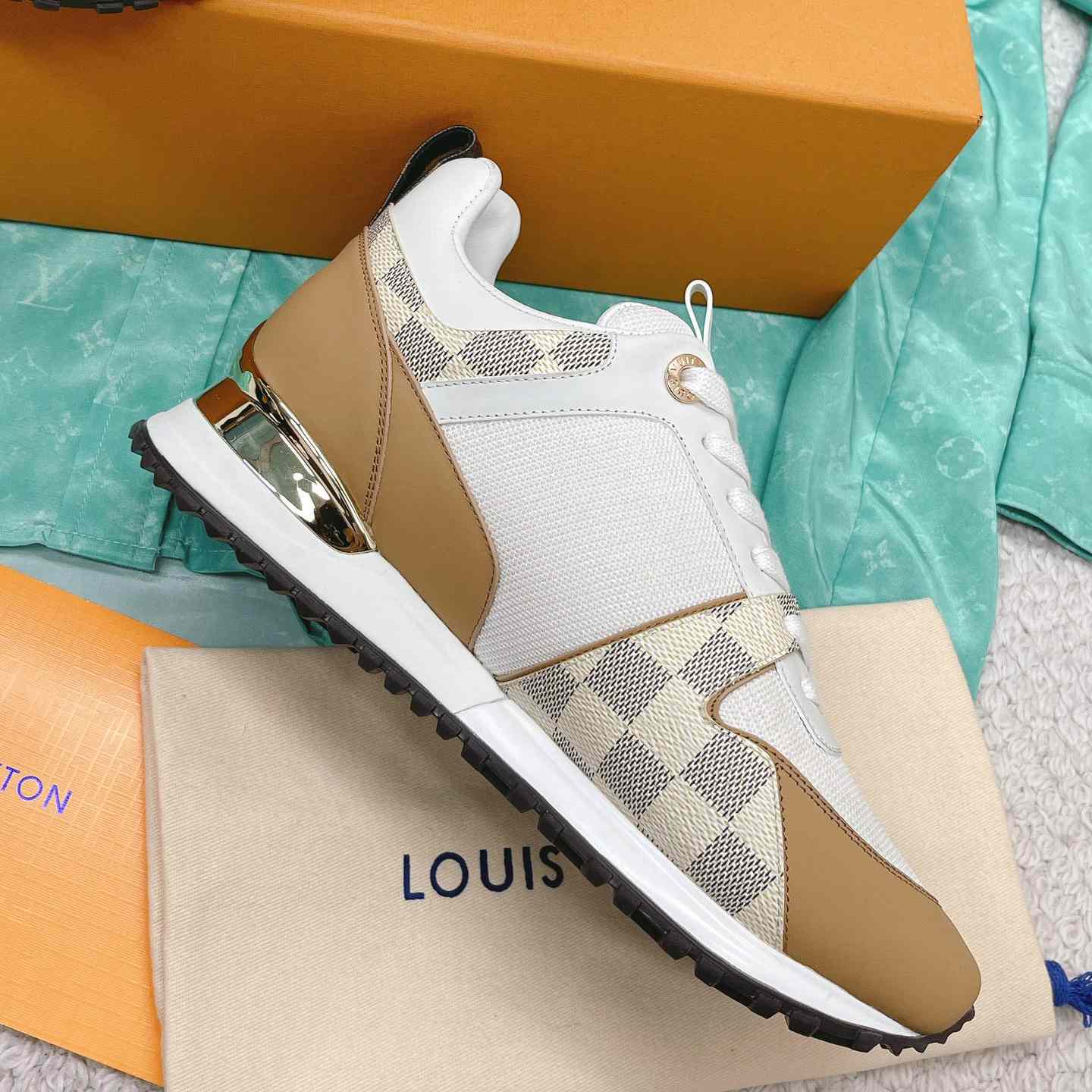 Louis Vuitton Run Away Sneaker (in britischer Größe) 1AAWFD - EUR FASHION