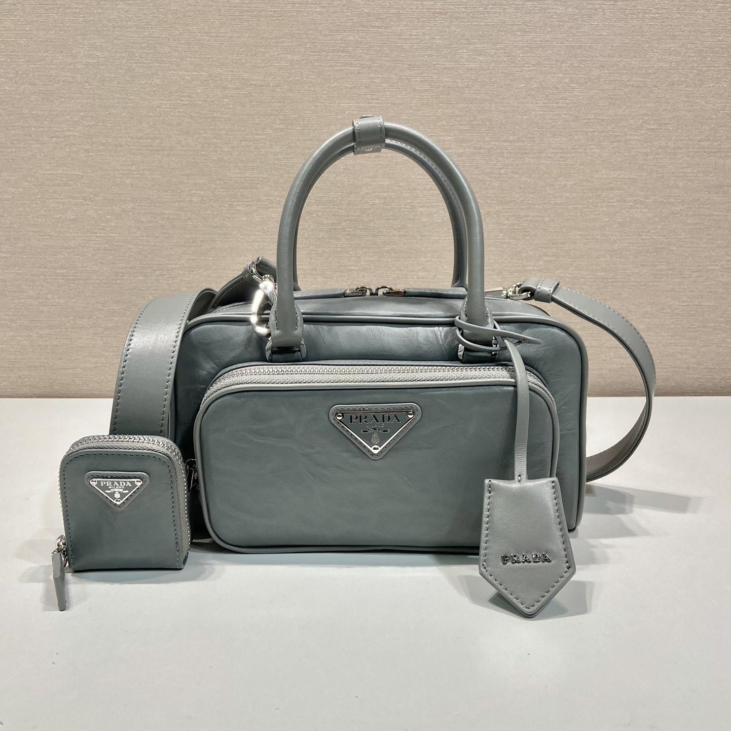 Prada-Tasche aus antikem Nappaleder mit mehreren Taschen und Henkel - EUR FASHION