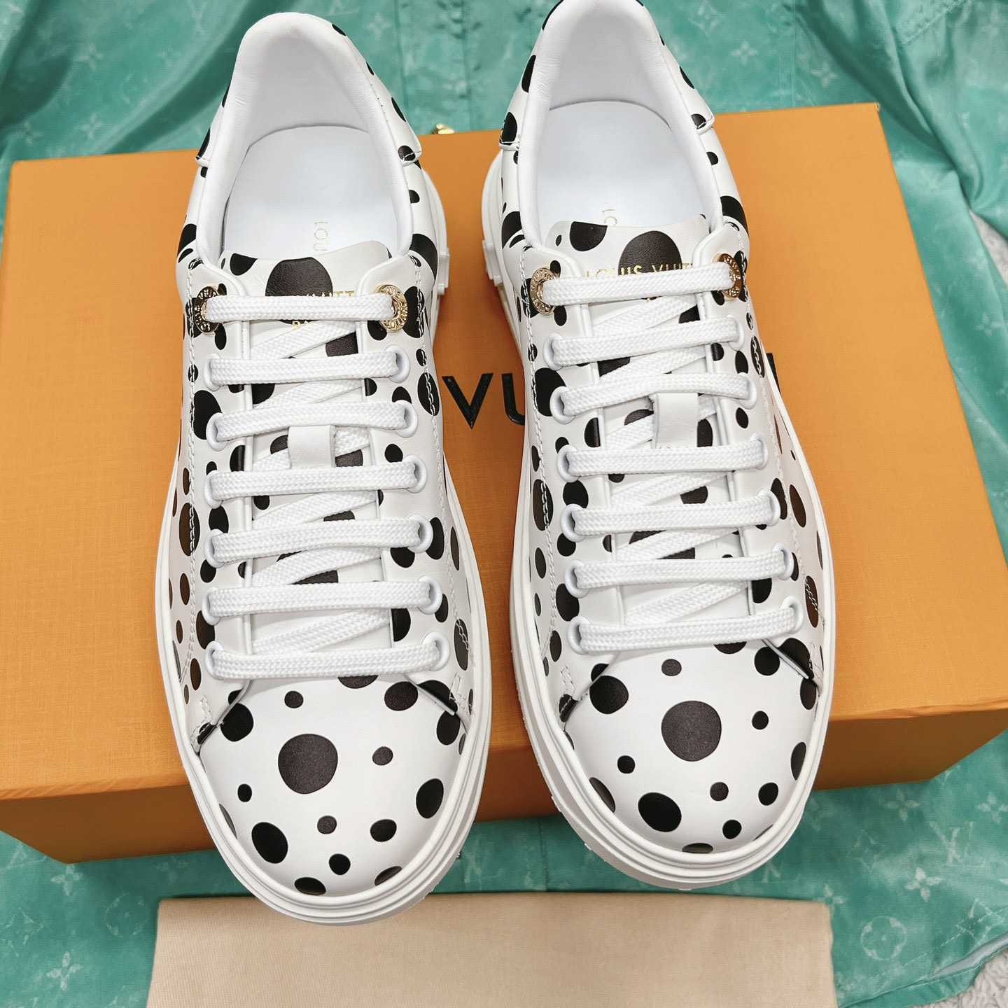 Louis Vuitton Time Out Sneaker (in britischer Größe) 1AB9VH - EUR FASHION