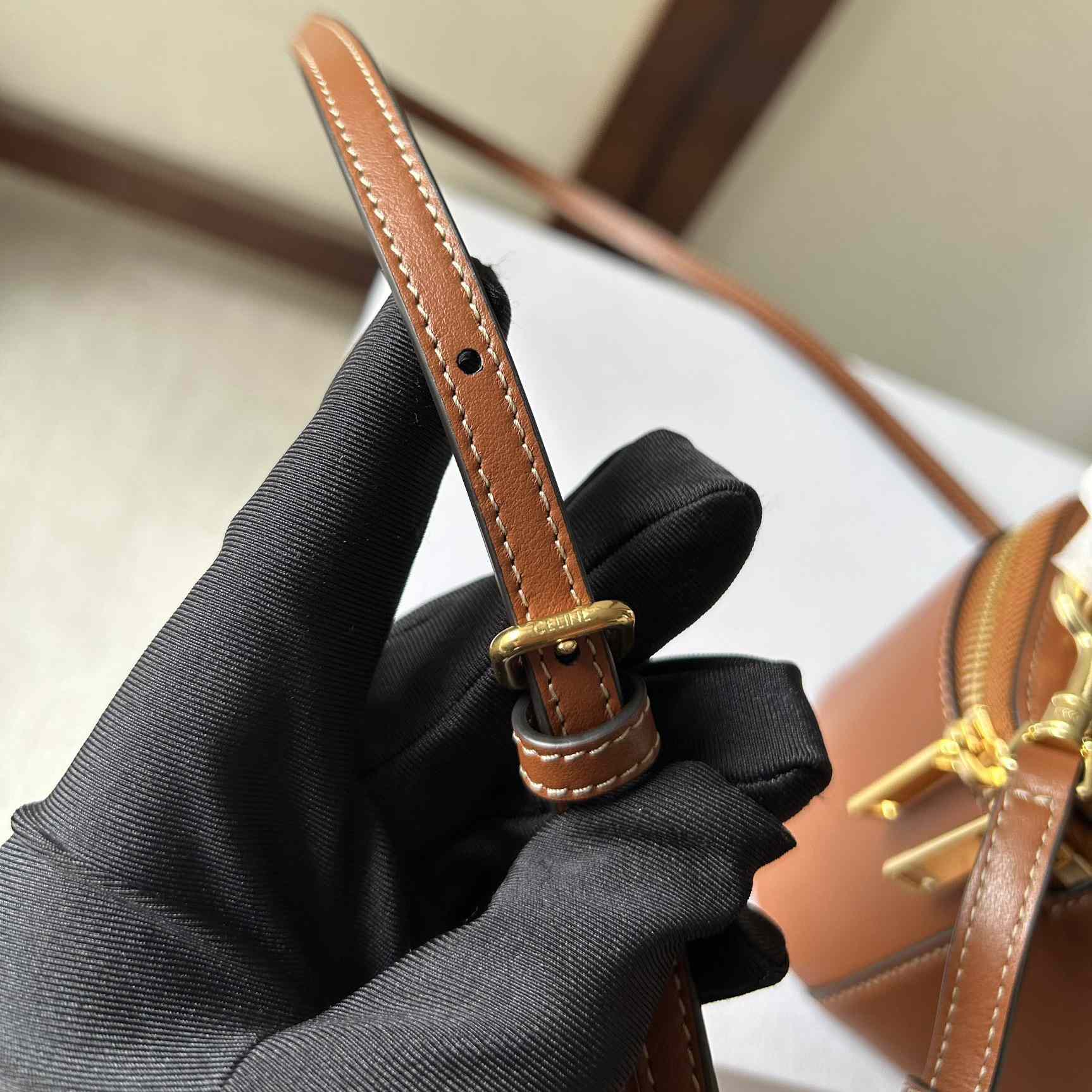 Celine Mini-Kosmetiketui aus glattem Kalbsleder - EUR FASHION