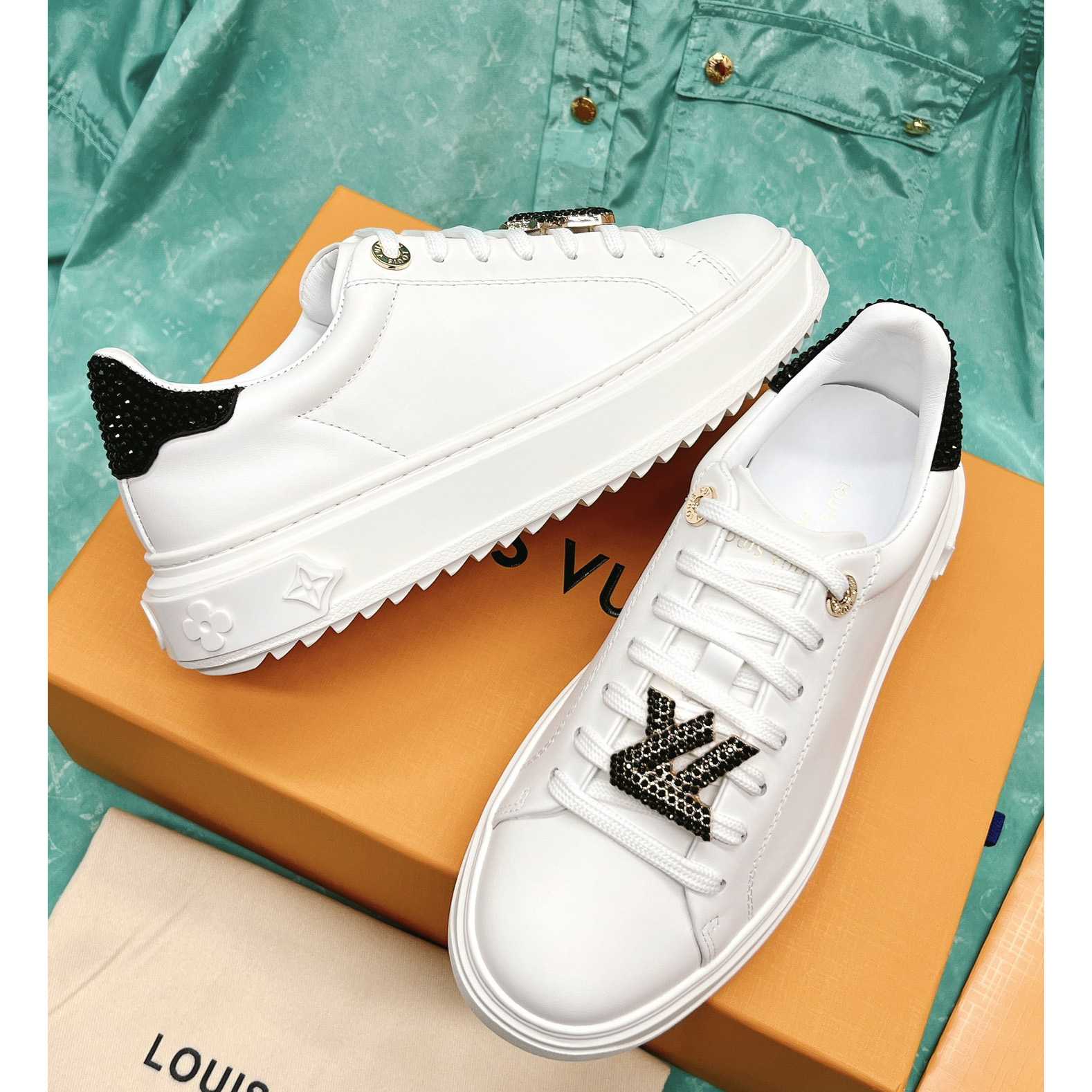 Louis Vuitton Time Out Sneaker (in britischer Größe) - EUR FASHION