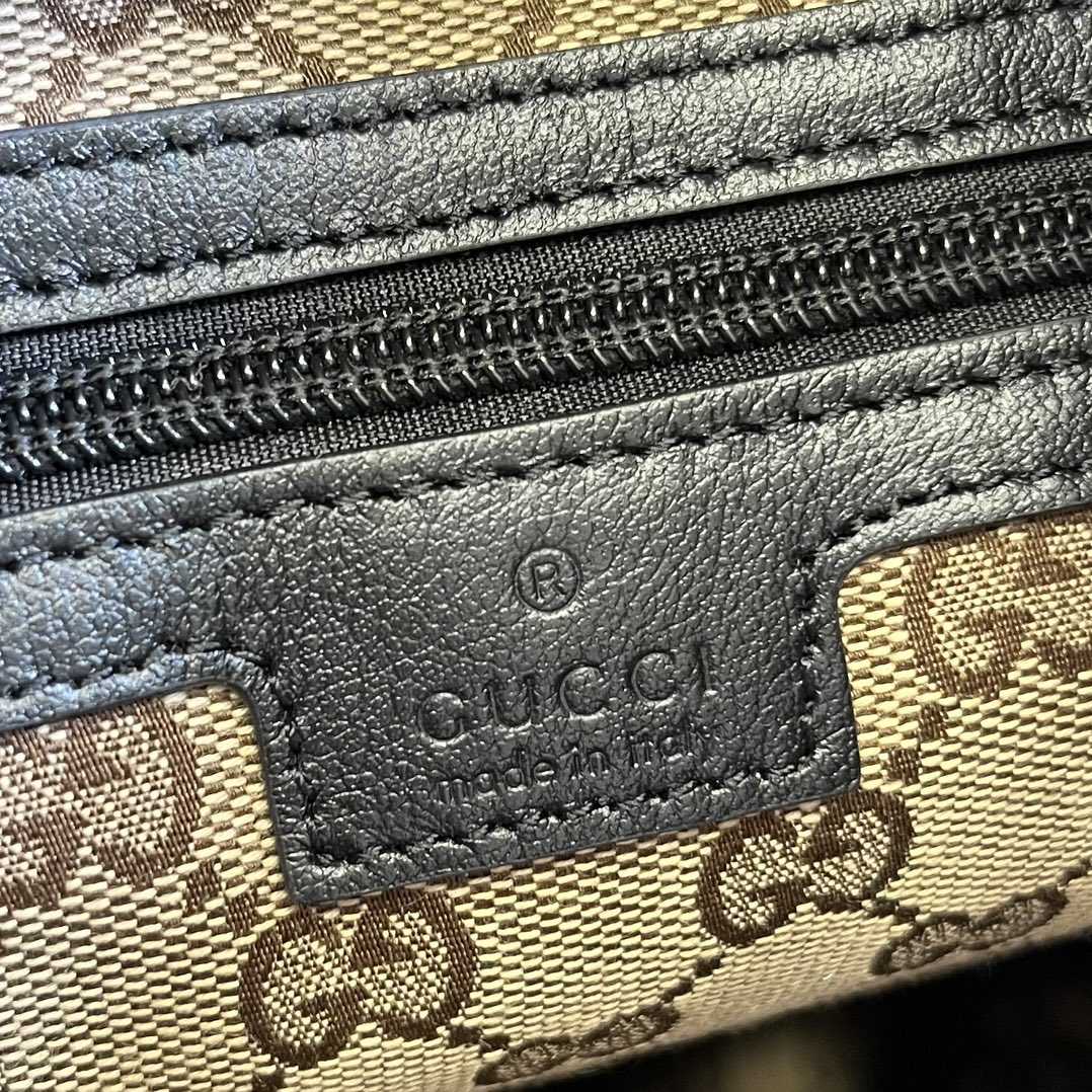 Gucci-Rucksack mit farblich abgestimmtem Doppel-G (38–44–15 cm) - EUR FASHION