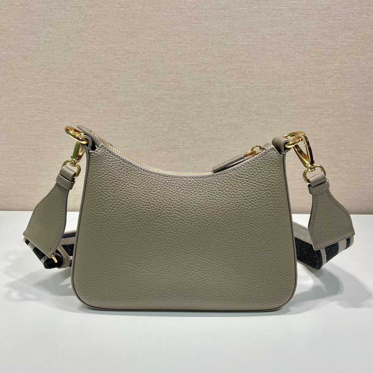 Umhängetasche aus Prada-Leder - EUR FASHION