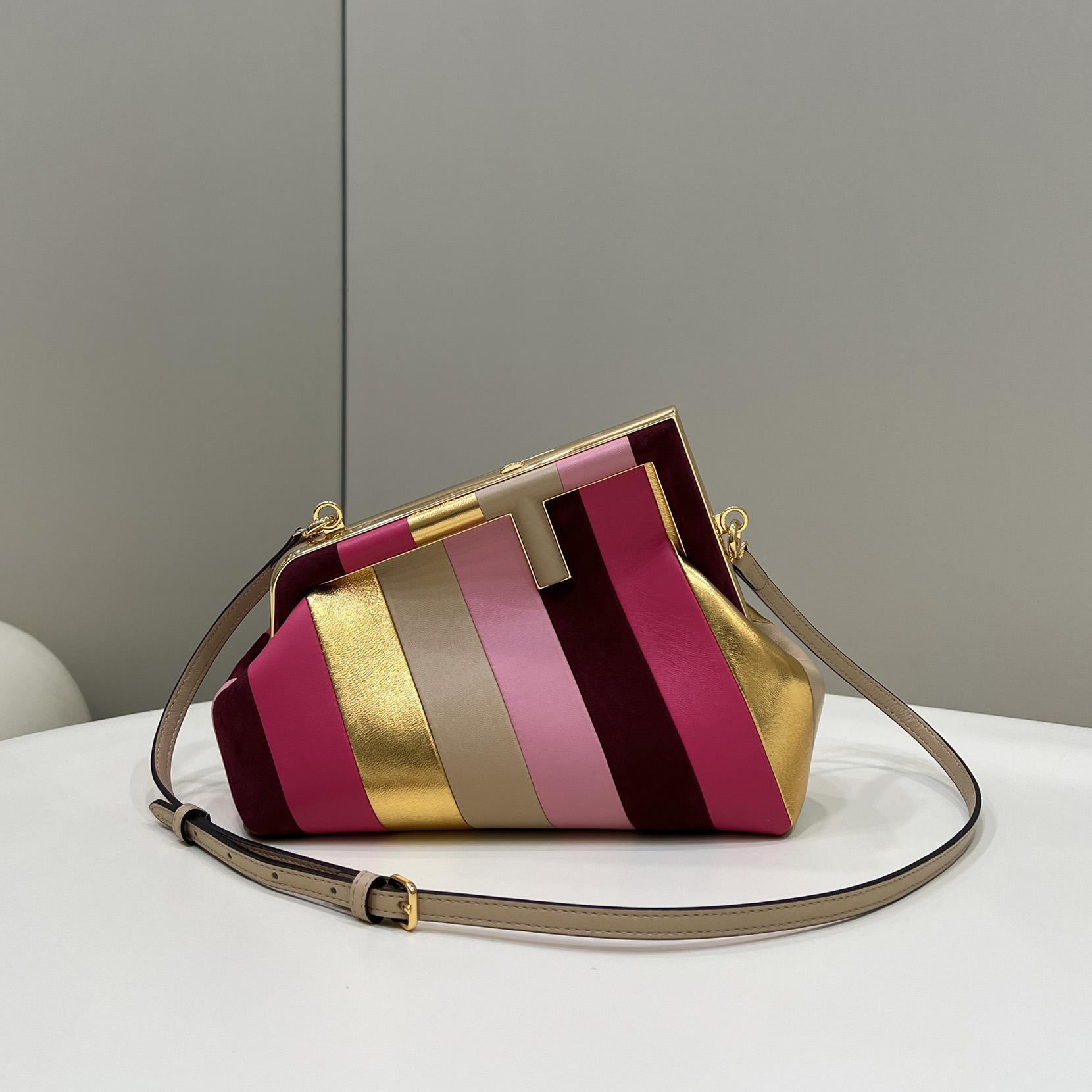 Fendi – Erste kleine Ledertasche mit mehrfarbigem Inlay - EUR FASHION