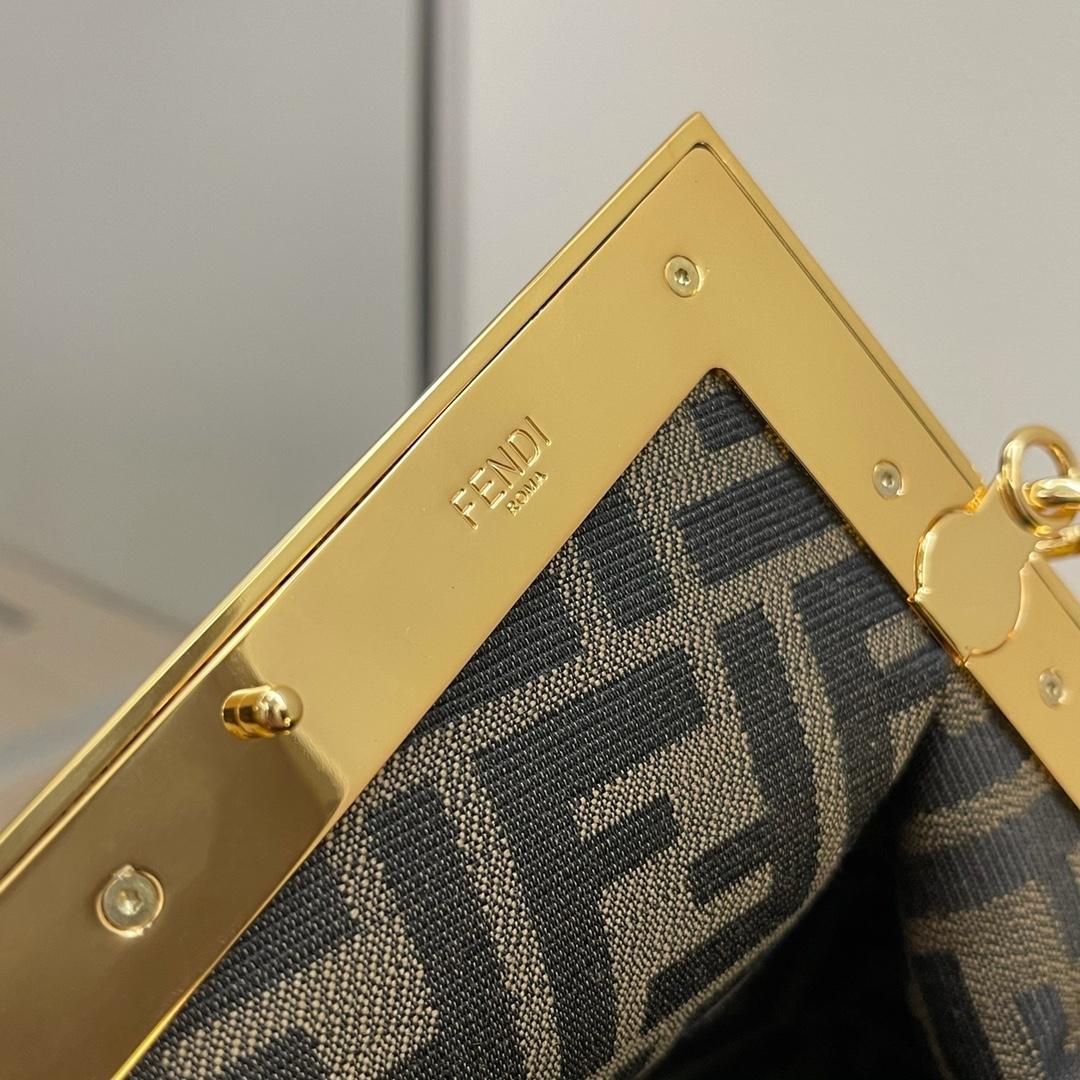 Fendi Erste kleine braune Ledertasche - EUR FASHION