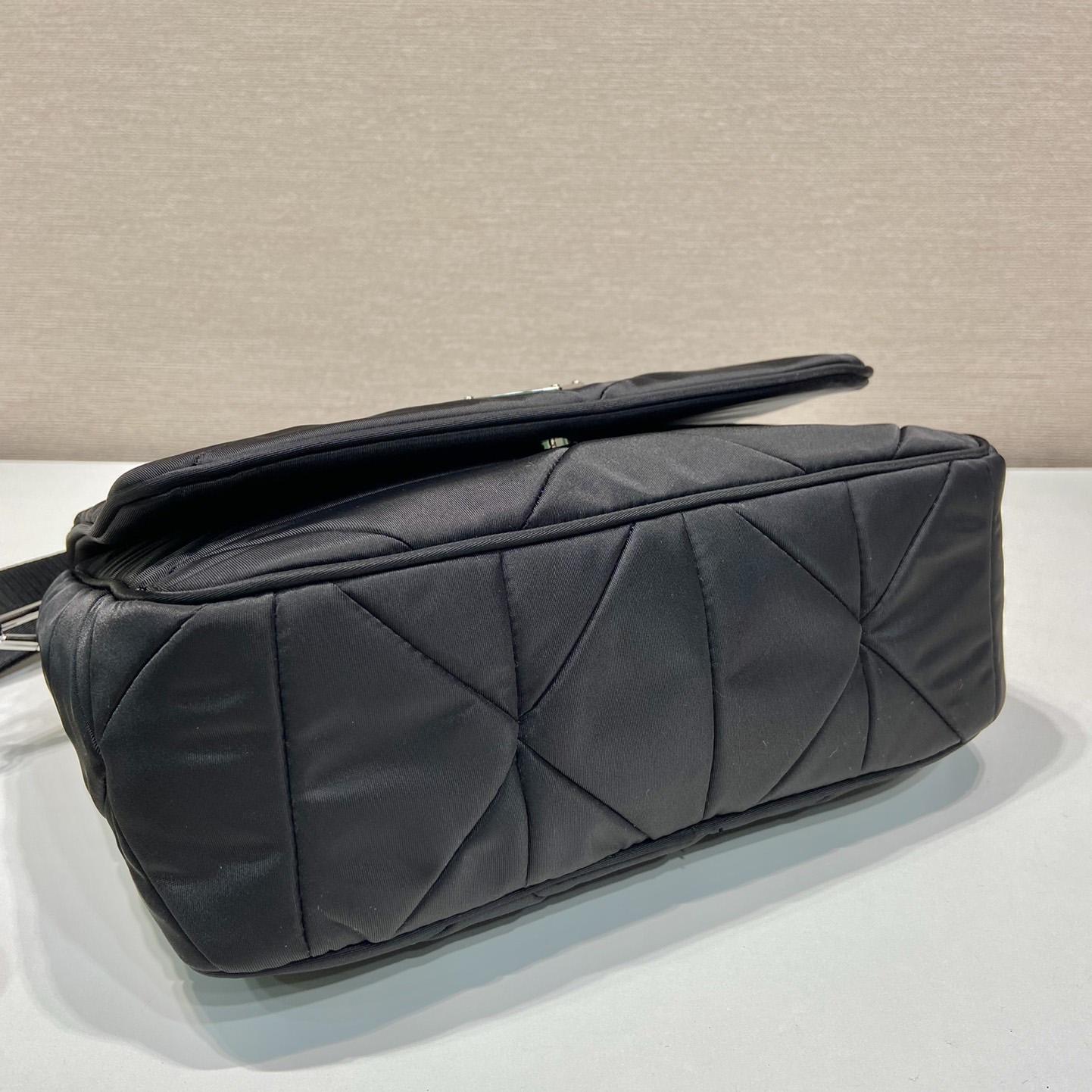 Gepolsterte Umhängetasche aus Re-Nylon von Prada - EUR FASHION