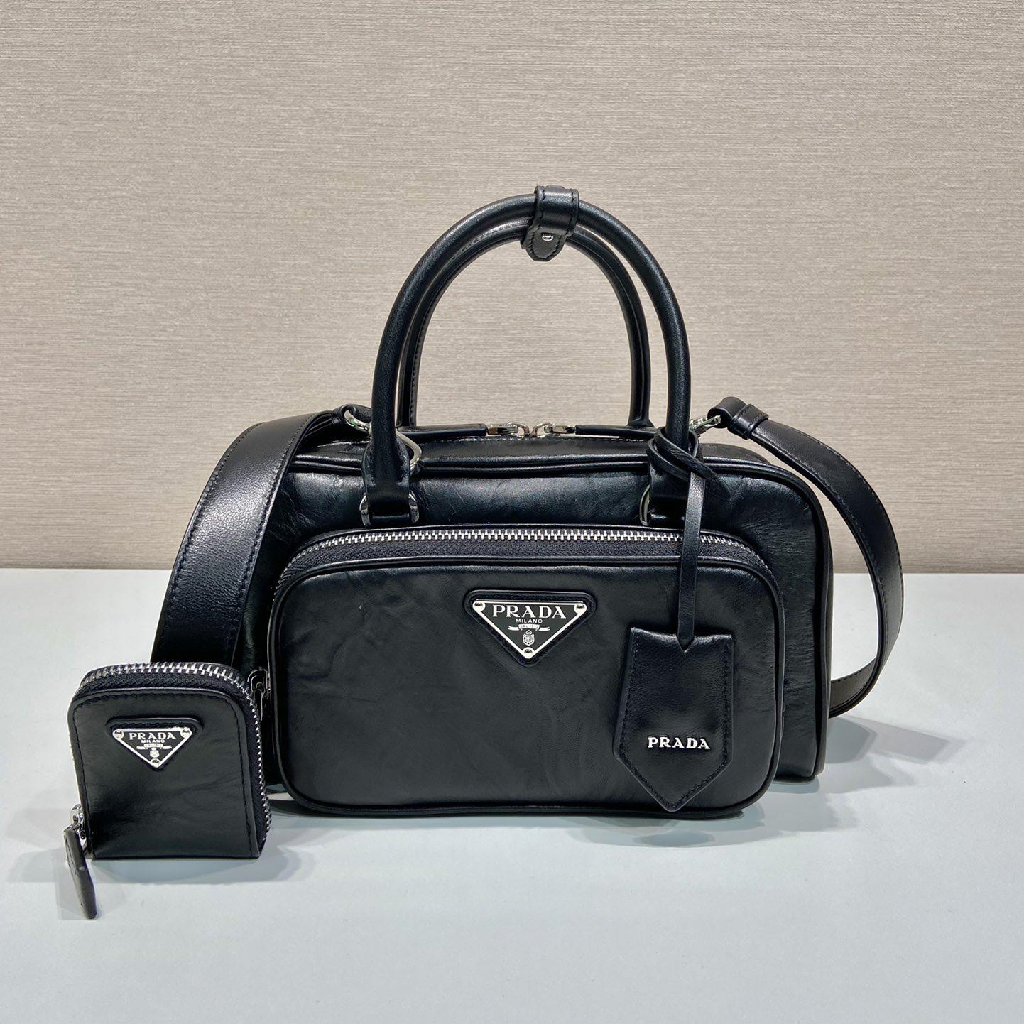 Prada-Tasche aus antikem Nappaleder mit mehreren Taschen und Henkel - EUR FASHION