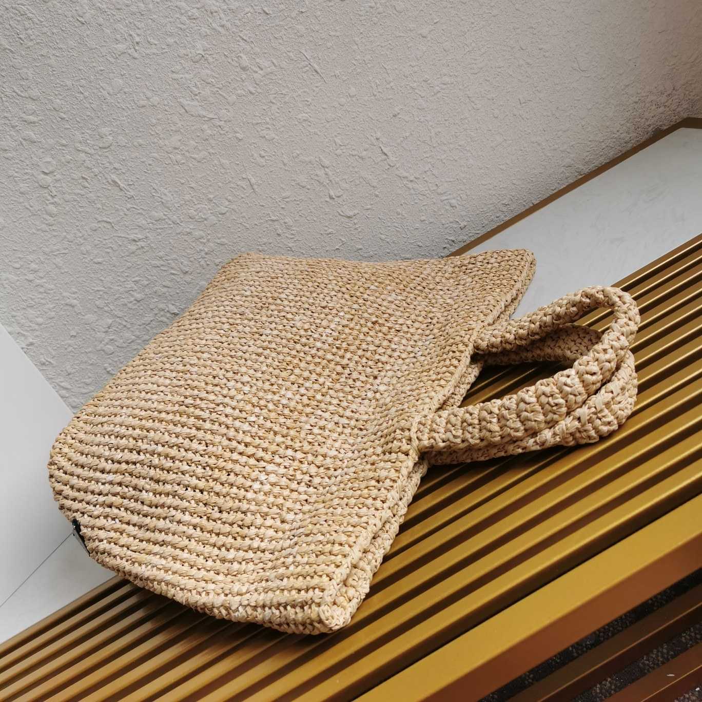 Kleine Prada-Einkaufstasche aus Raffiabast - EUR FASHION