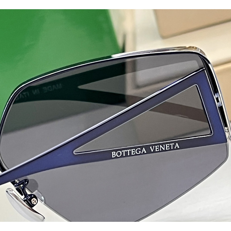 Bottega Veneta Sonnenbrille mit quadratischem Rahmen - EUR FASHION